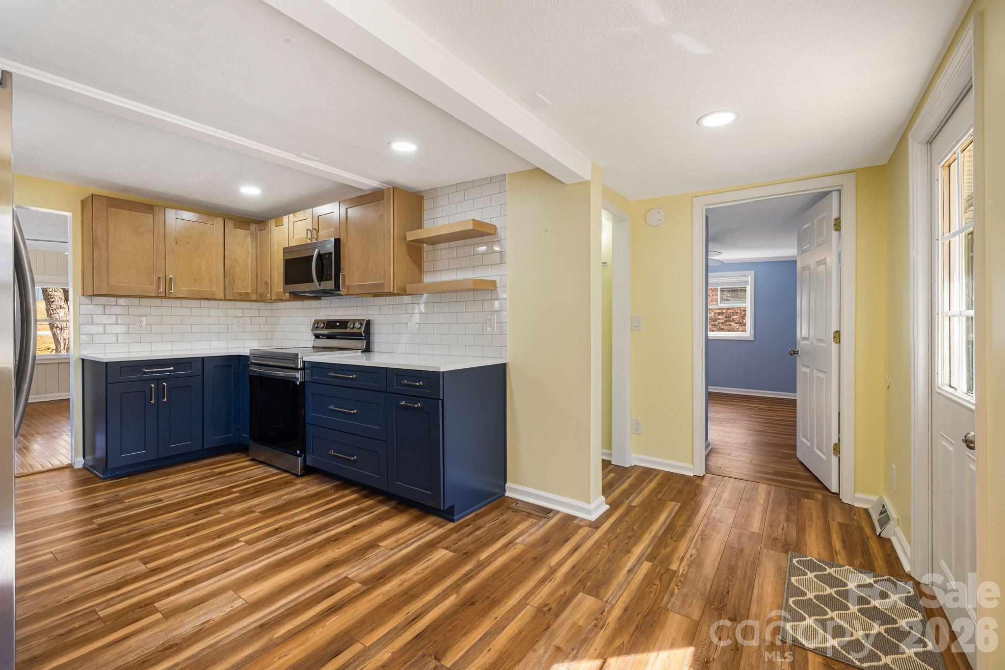 1015 Mountain View Street — Hendersonville