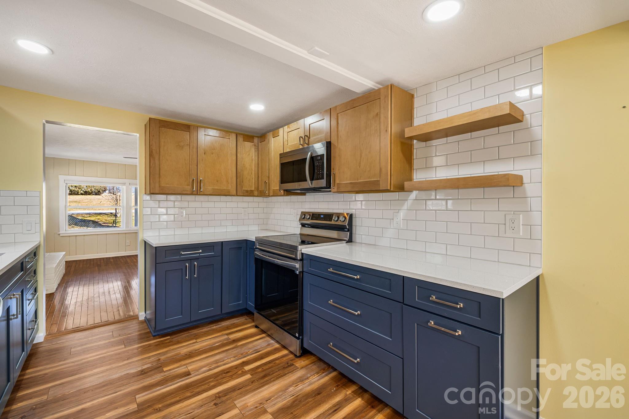 1015 Mountain View Street — Hendersonville