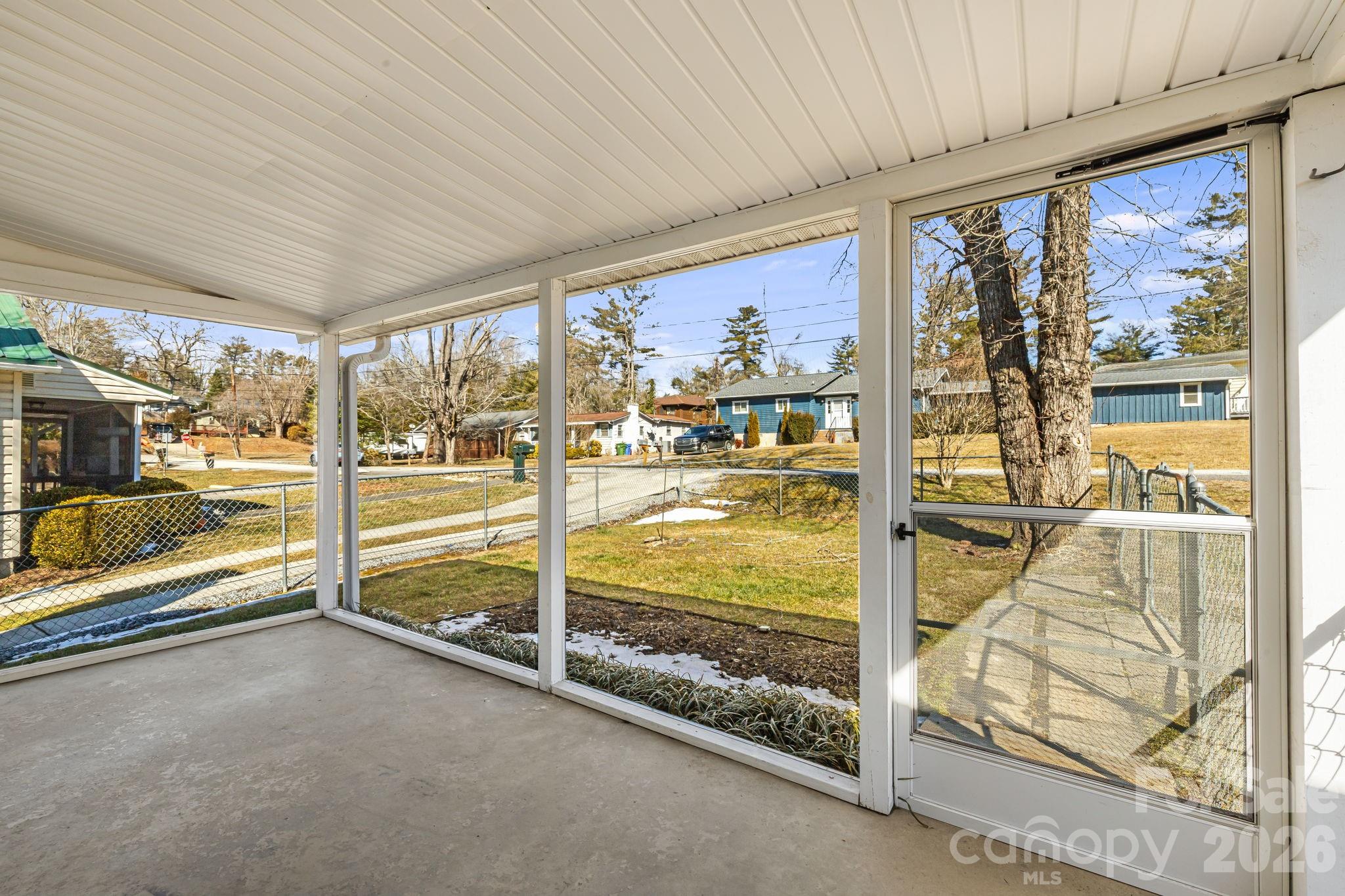 1015 Mountain View Street — Hendersonville