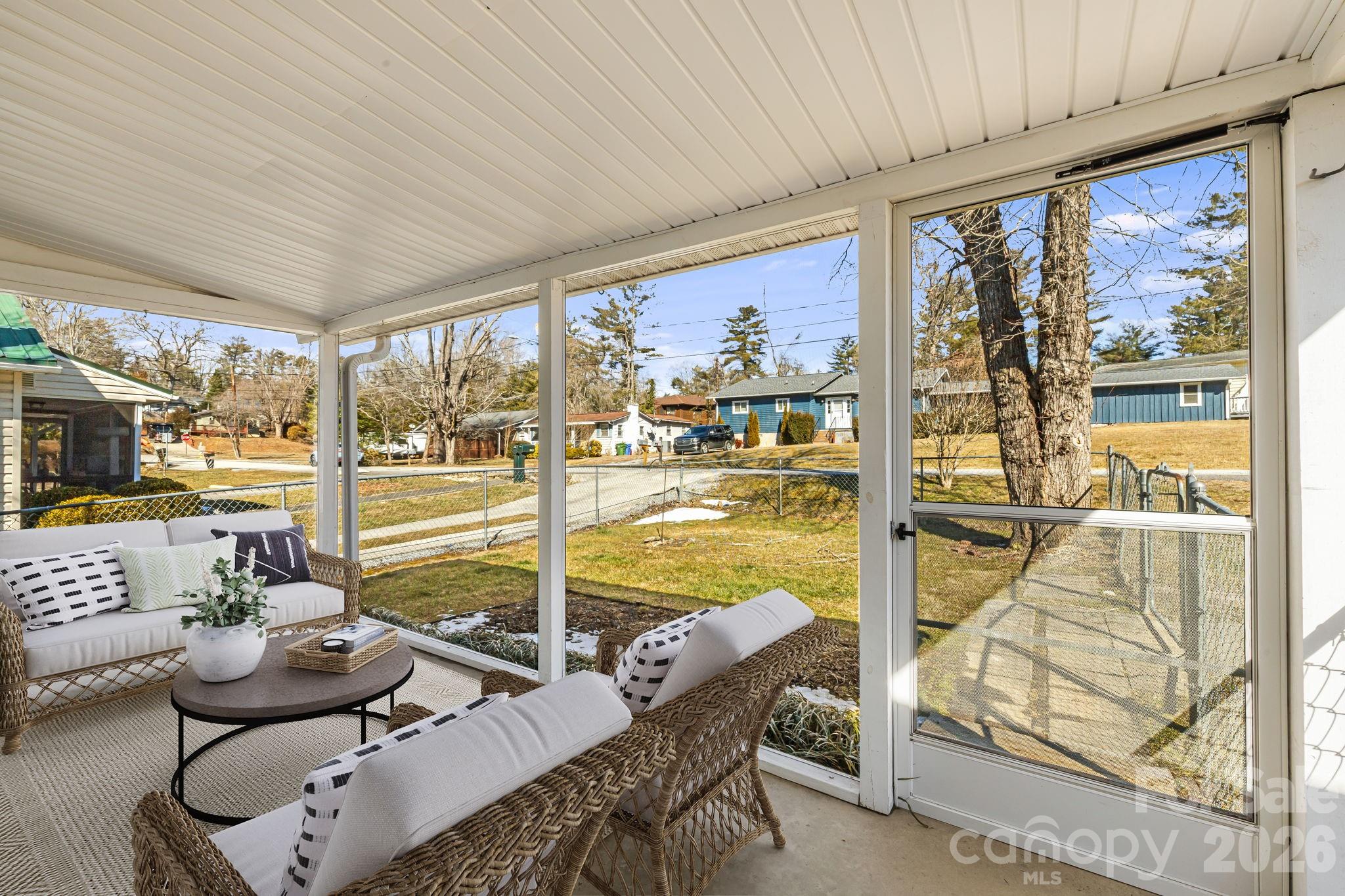 1015 Mountain View Street — Hendersonville