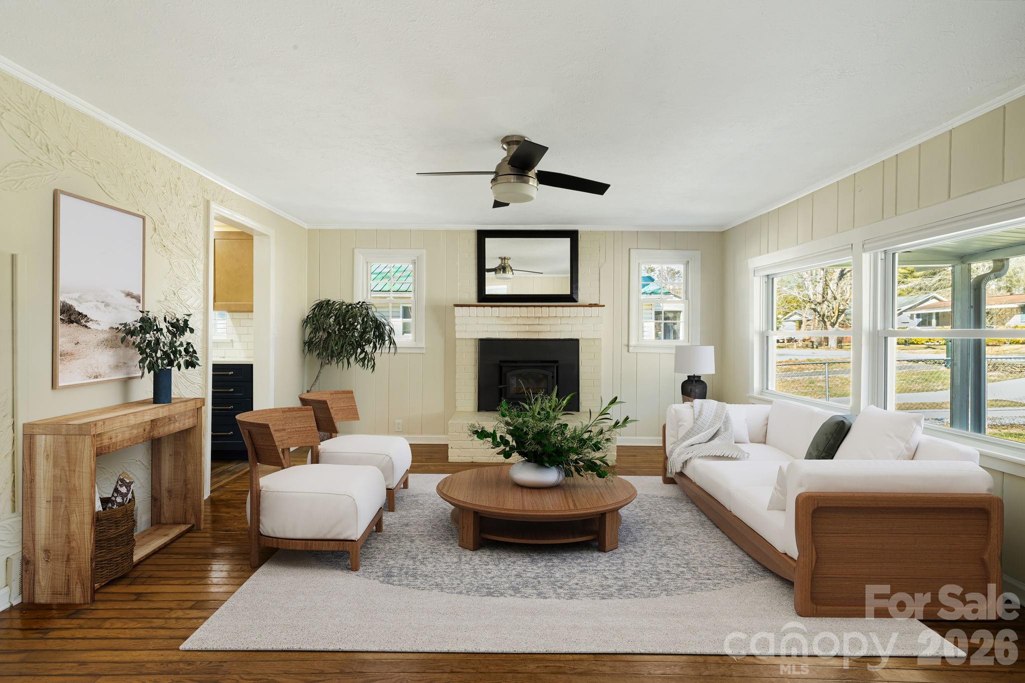 1015 Mountain View Street — Hendersonville