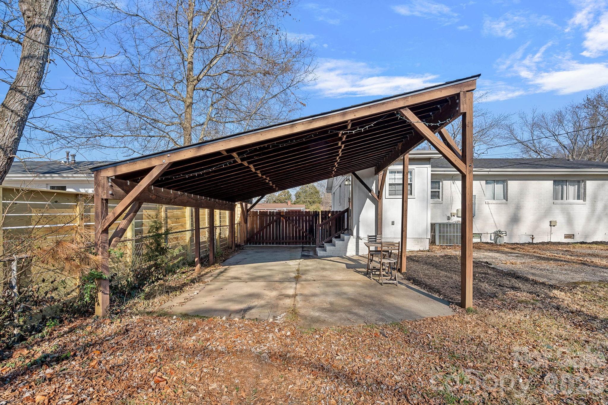 4314 Oak Forest Drive — Charlotte