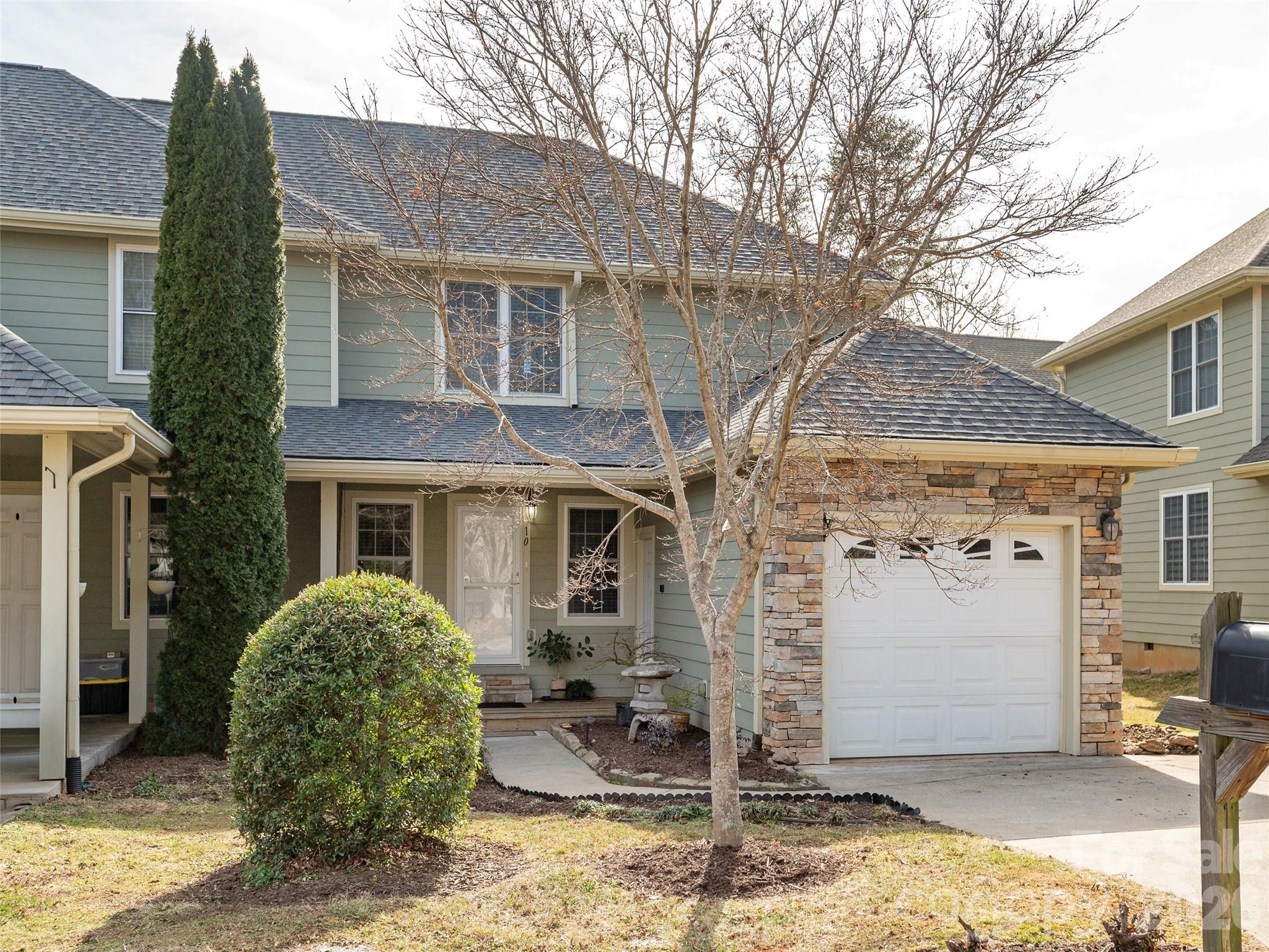 10 Aberdeen Drive — Arden