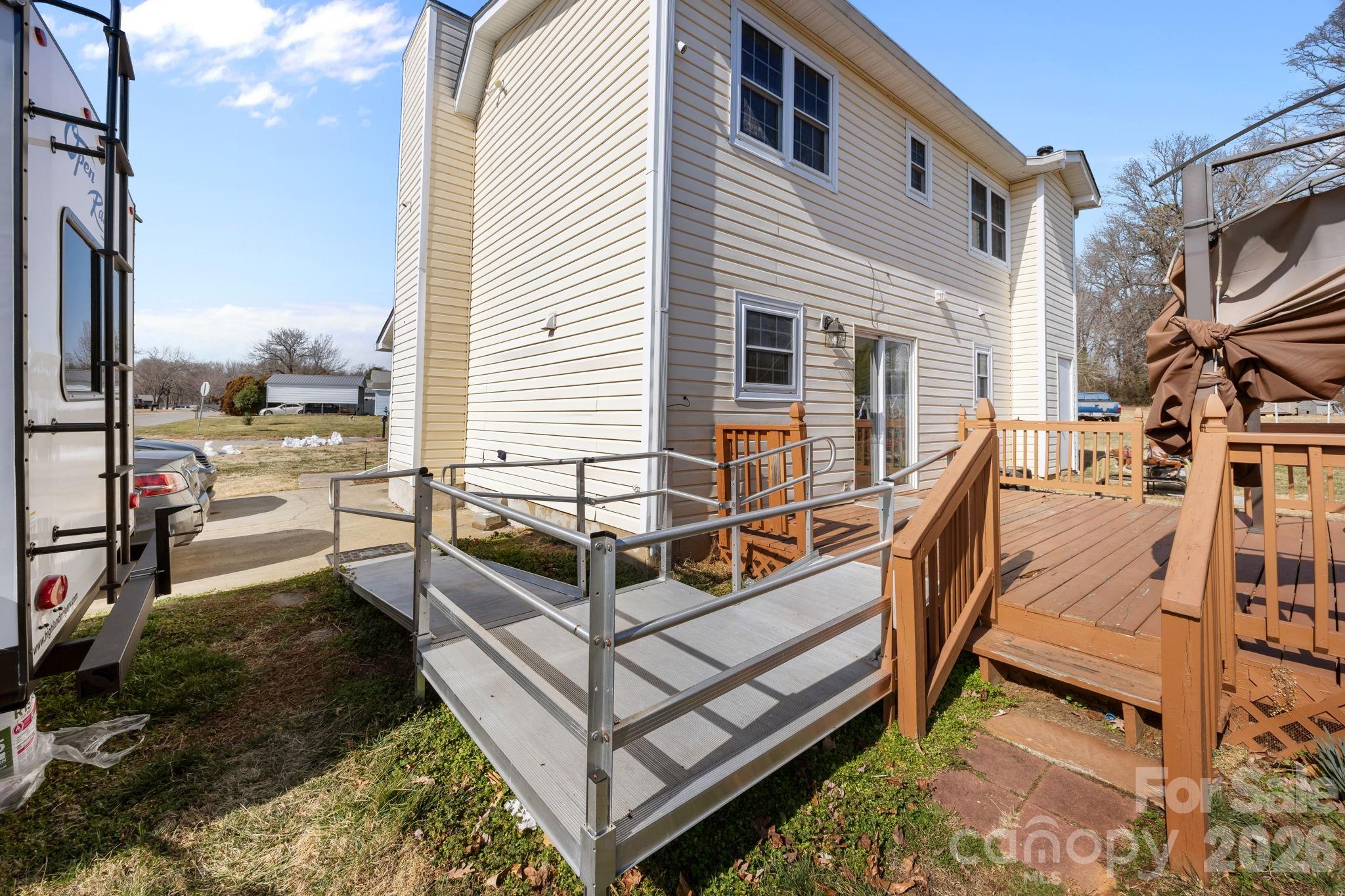 5400 Barnview Court — Charlotte