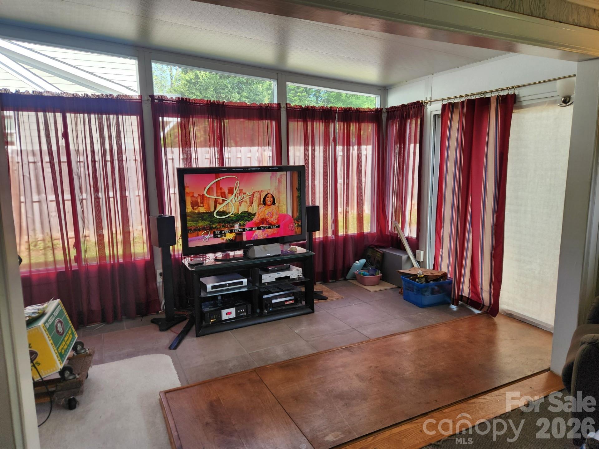 3139 Shenandoah Avenue — Charlotte