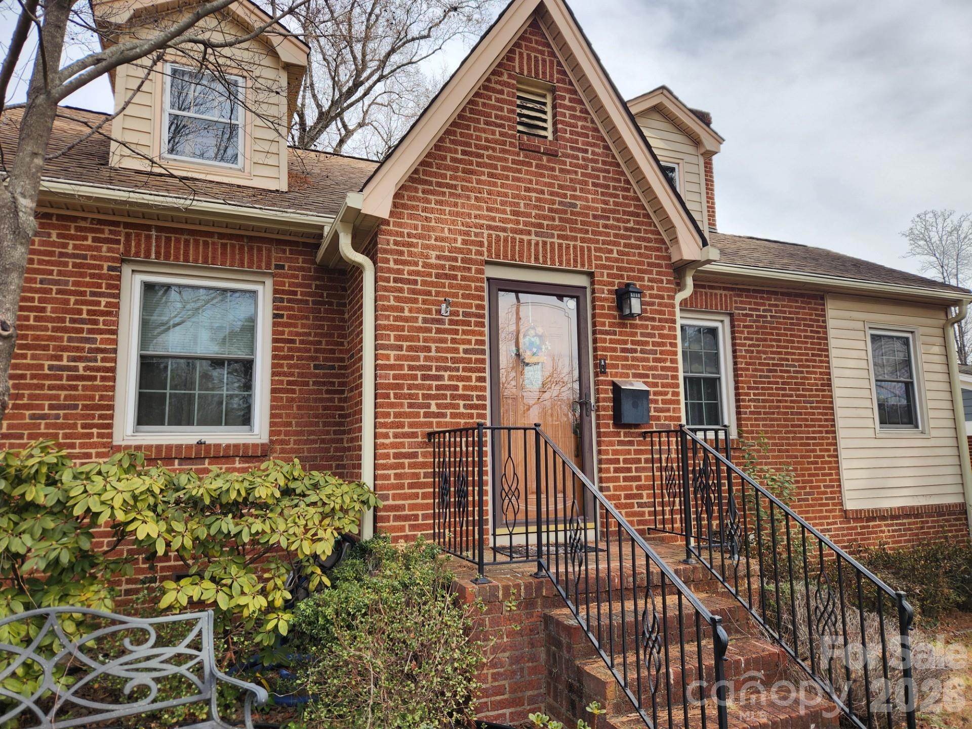 3139 Shenandoah Avenue — Charlotte