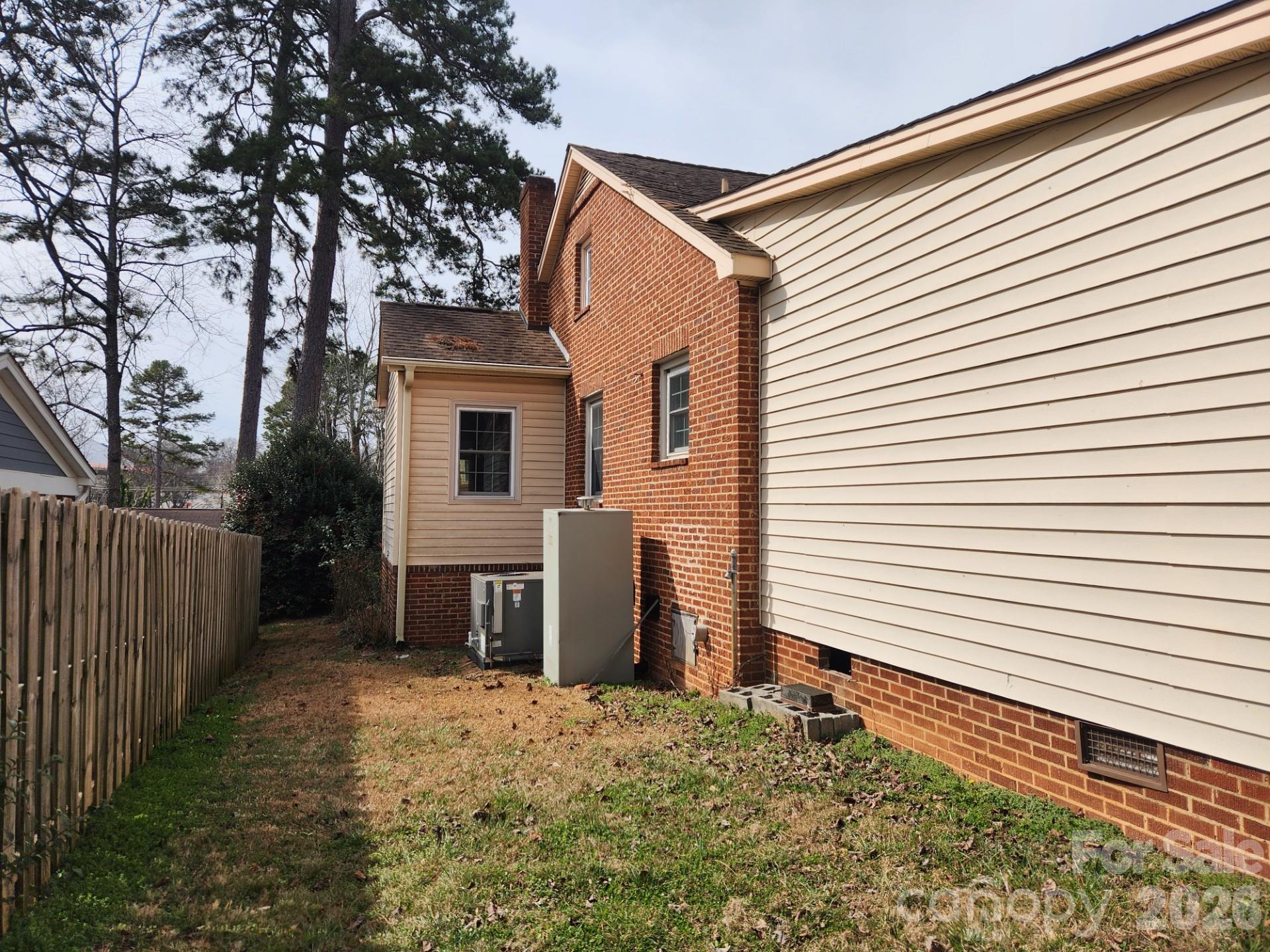 3139 Shenandoah Avenue — Charlotte