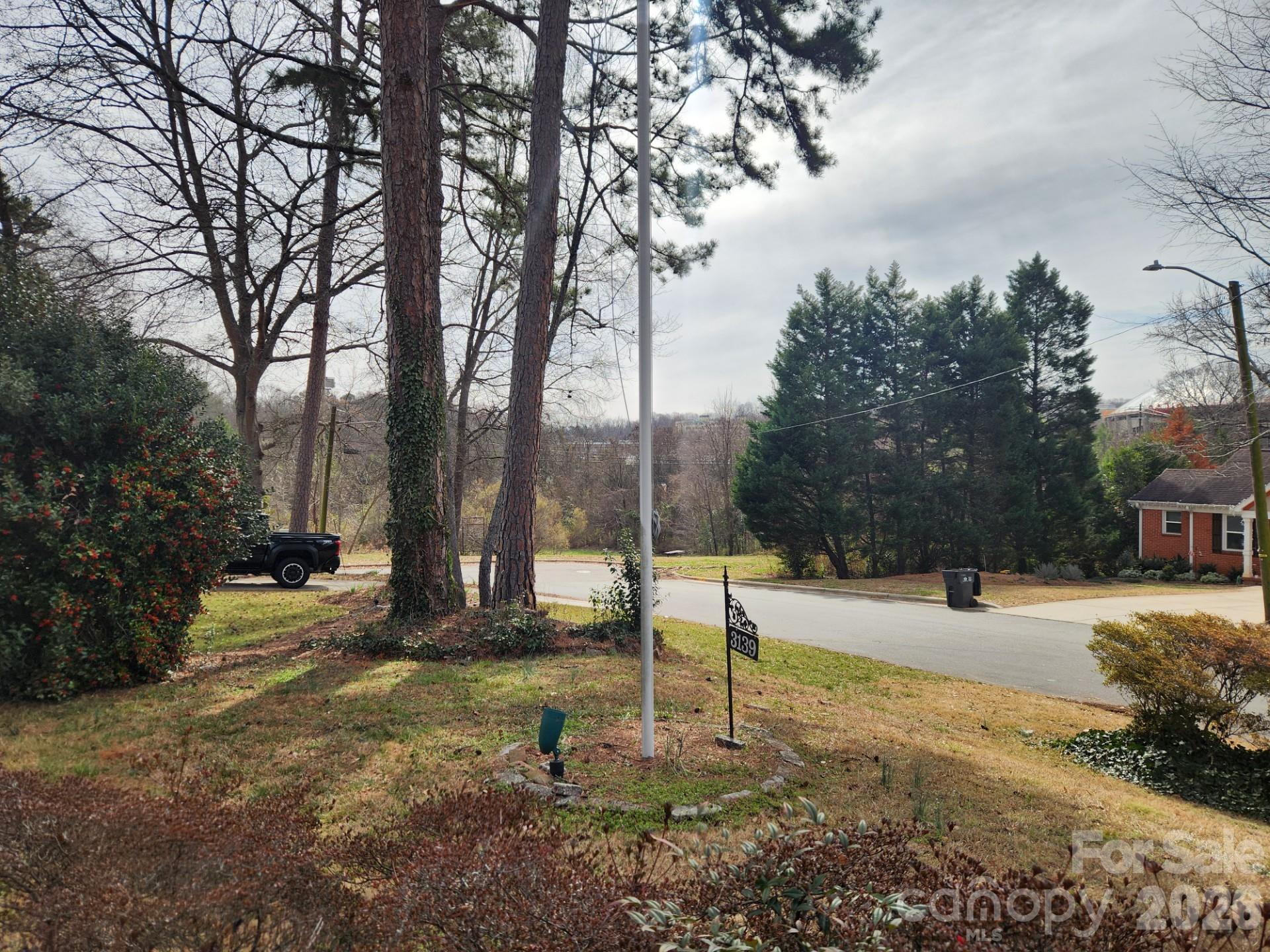 3139 Shenandoah Avenue — Charlotte