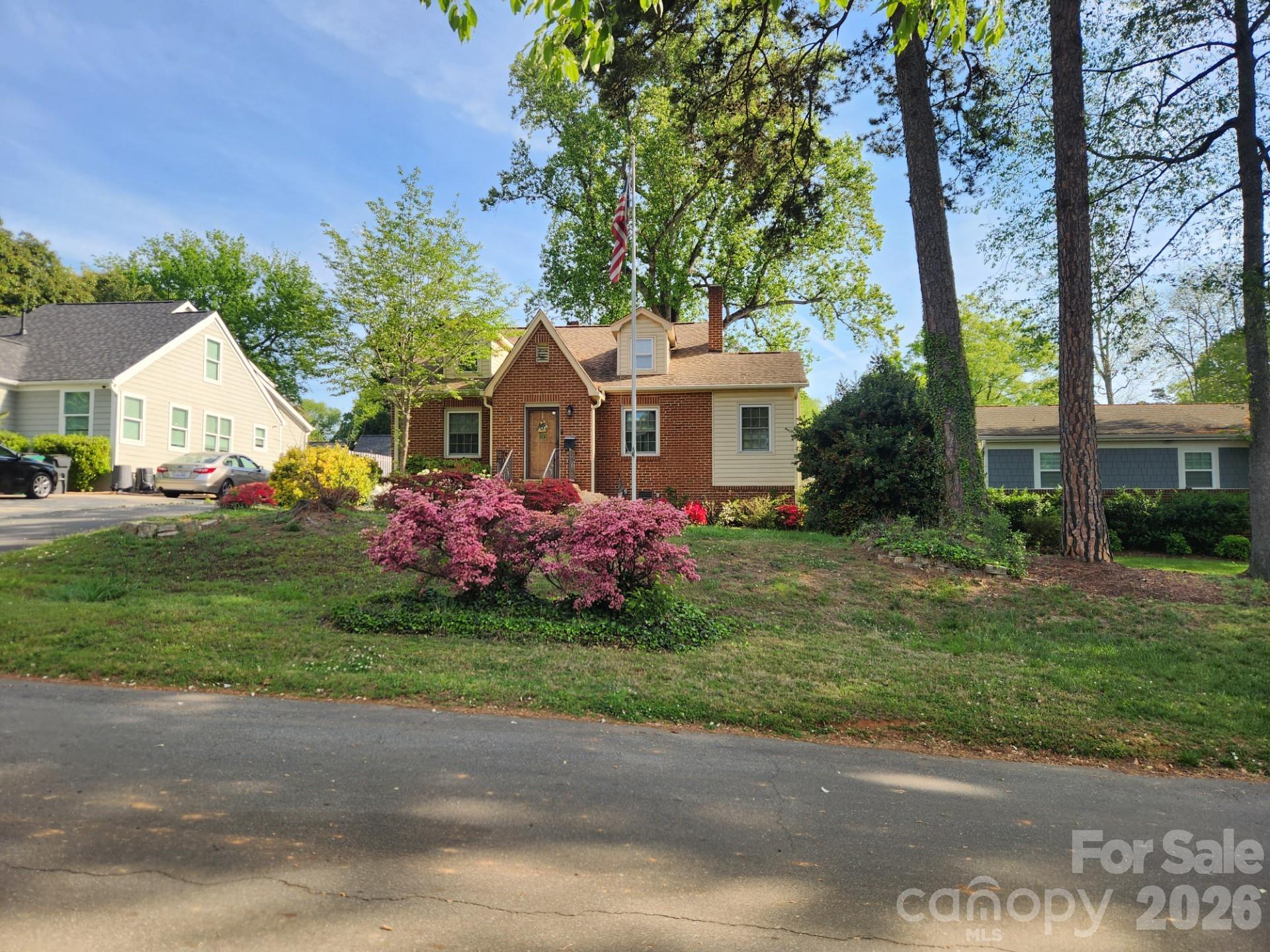 3139 Shenandoah Avenue — Charlotte