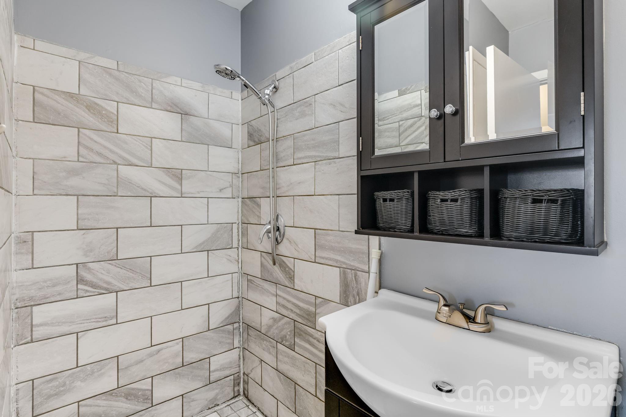 64 Pleasant Ridge Drive — Asheville