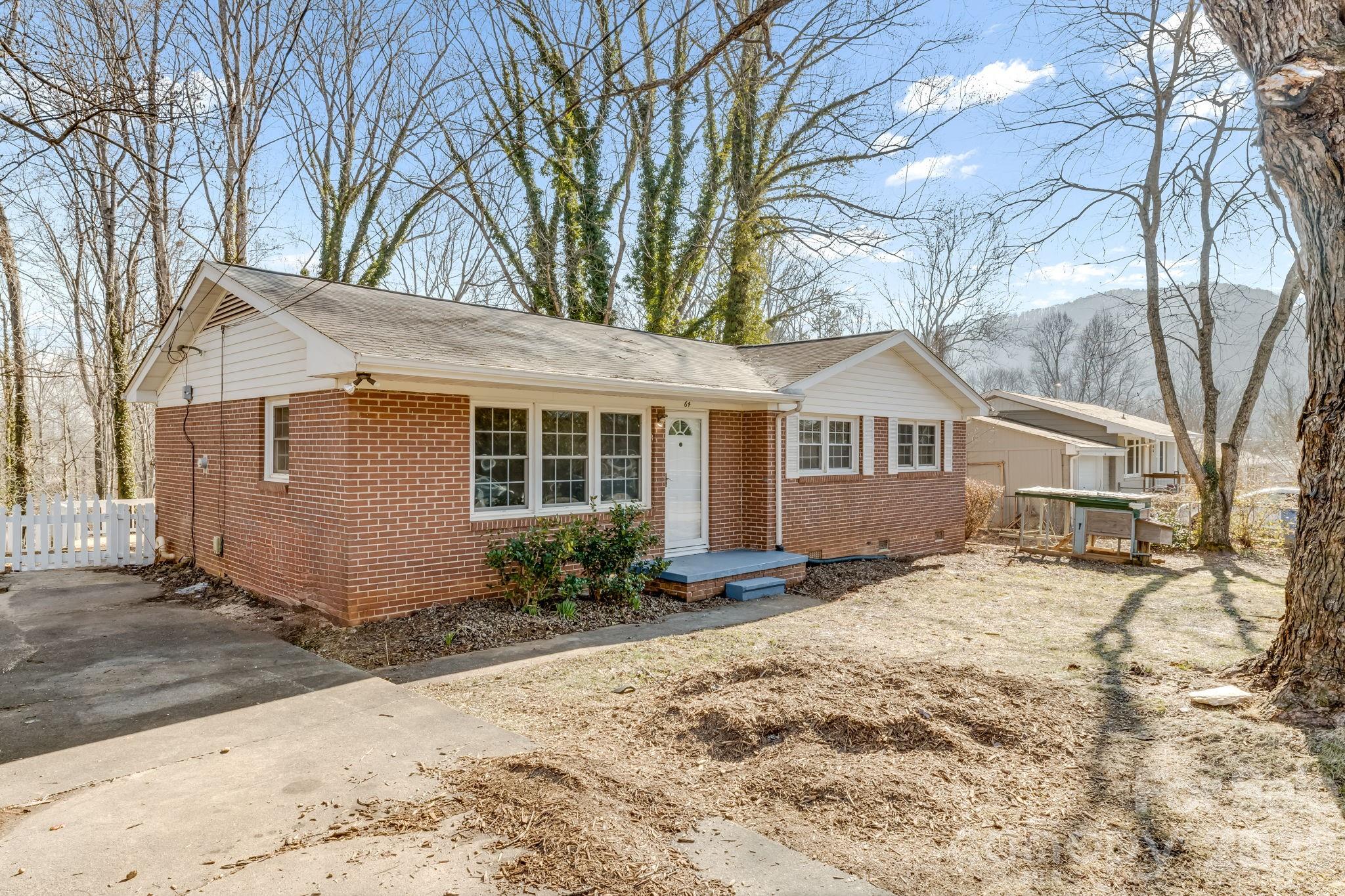 64 Pleasant Ridge Drive — Asheville