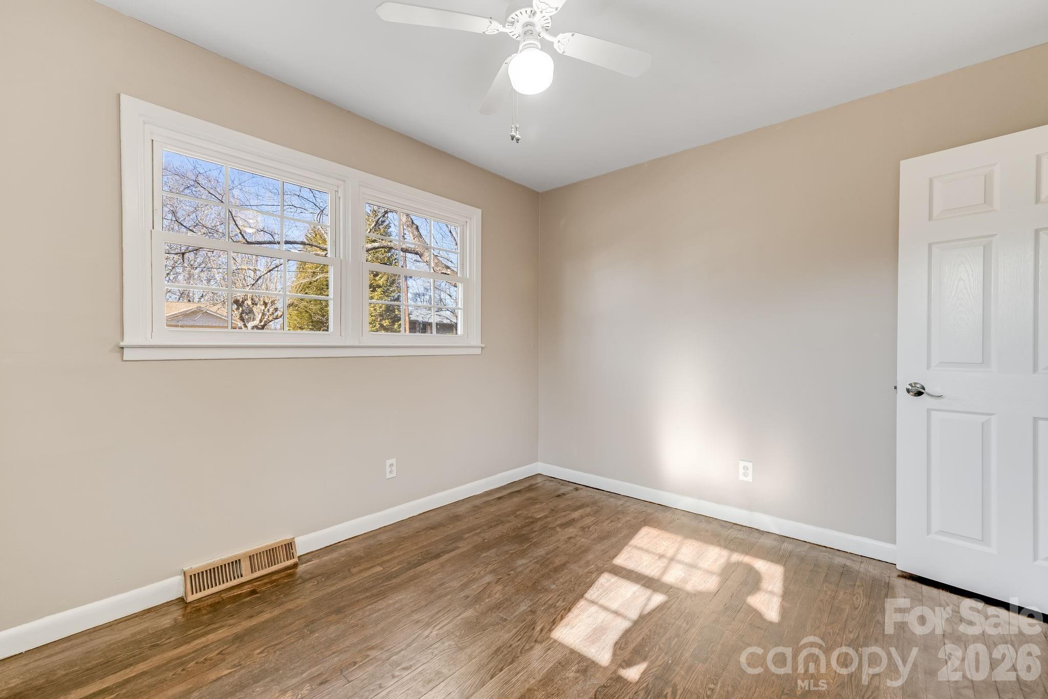 64 Pleasant Ridge Drive — Asheville