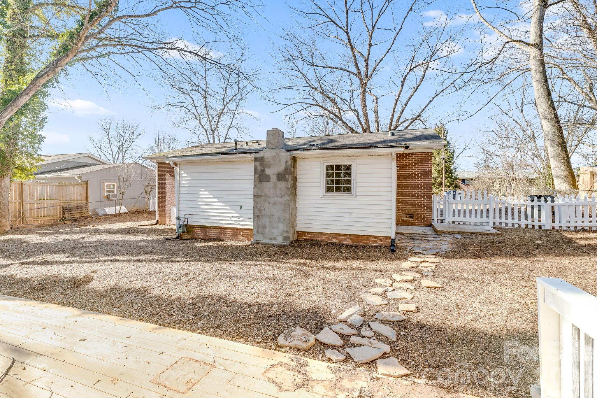 64 Pleasant Ridge Drive — Asheville