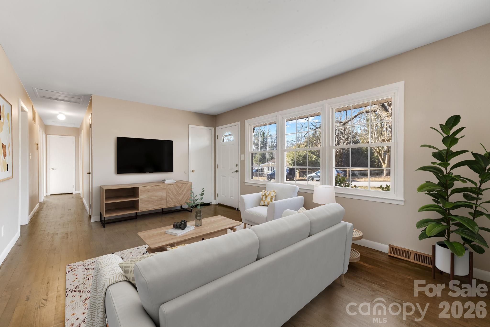 64 Pleasant Ridge Drive — Asheville