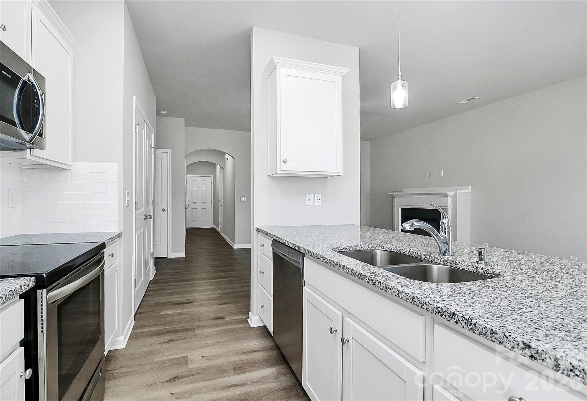 7113 Somerford Road — Charlotte