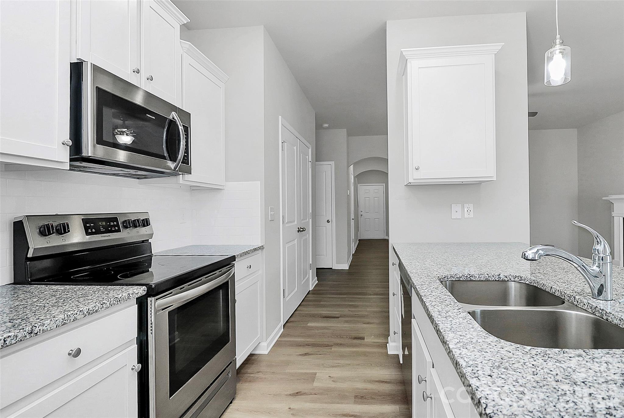 7113 Somerford Road — Charlotte