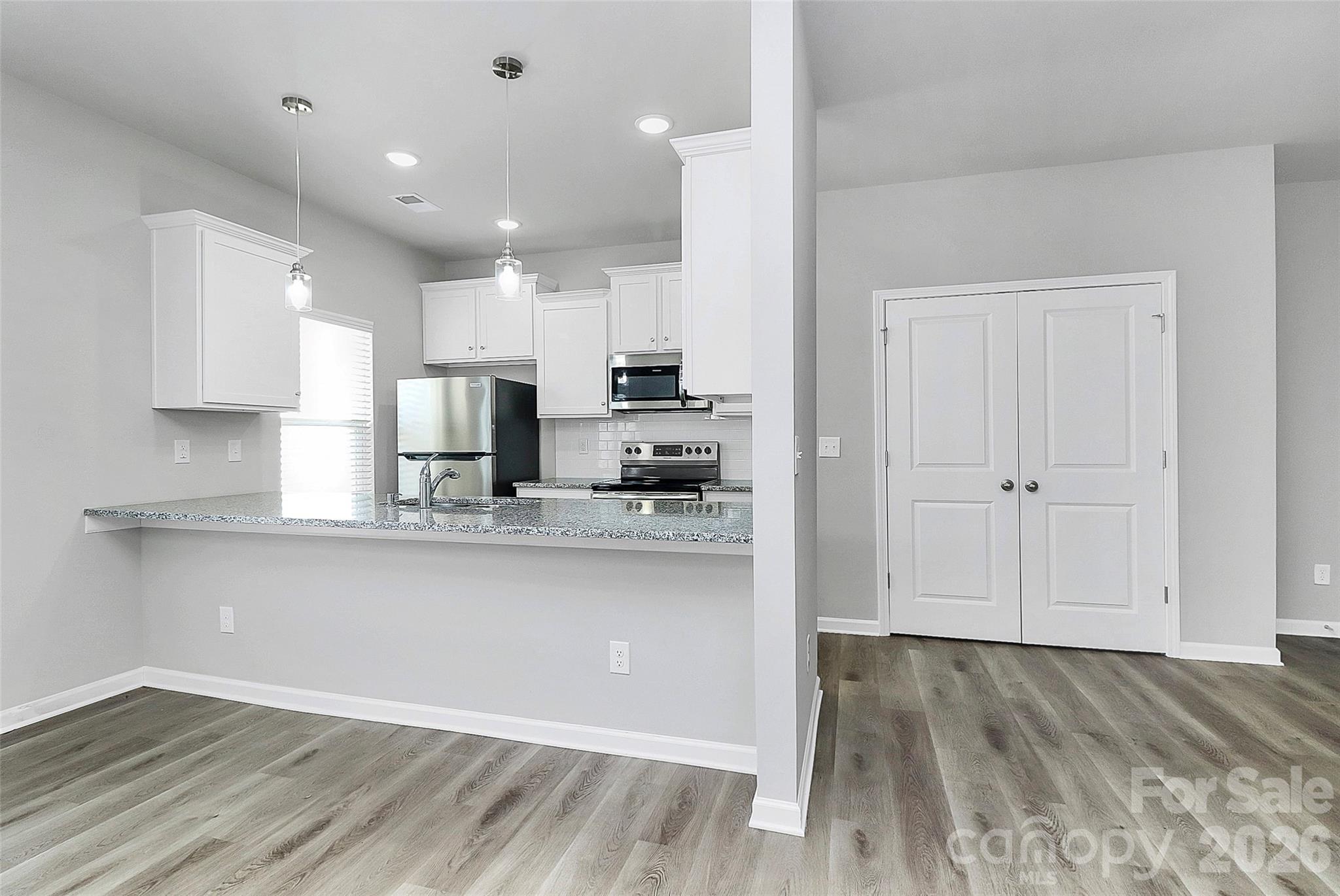 7113 Somerford Road — Charlotte