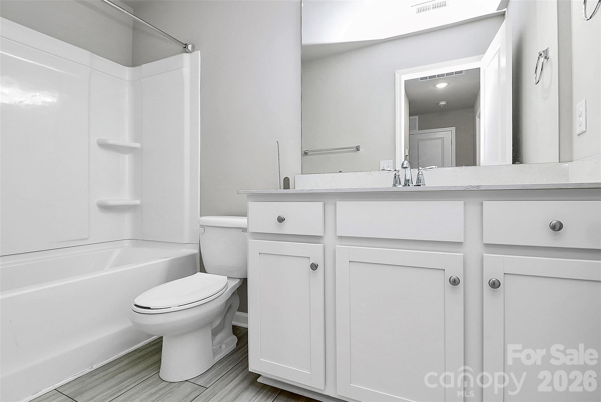 7113 Somerford Road — Charlotte