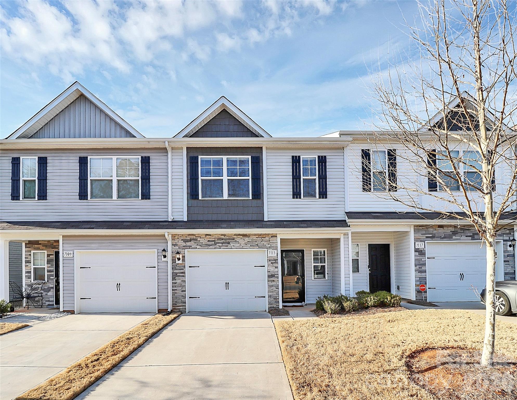 7113 Somerford Road — Charlotte