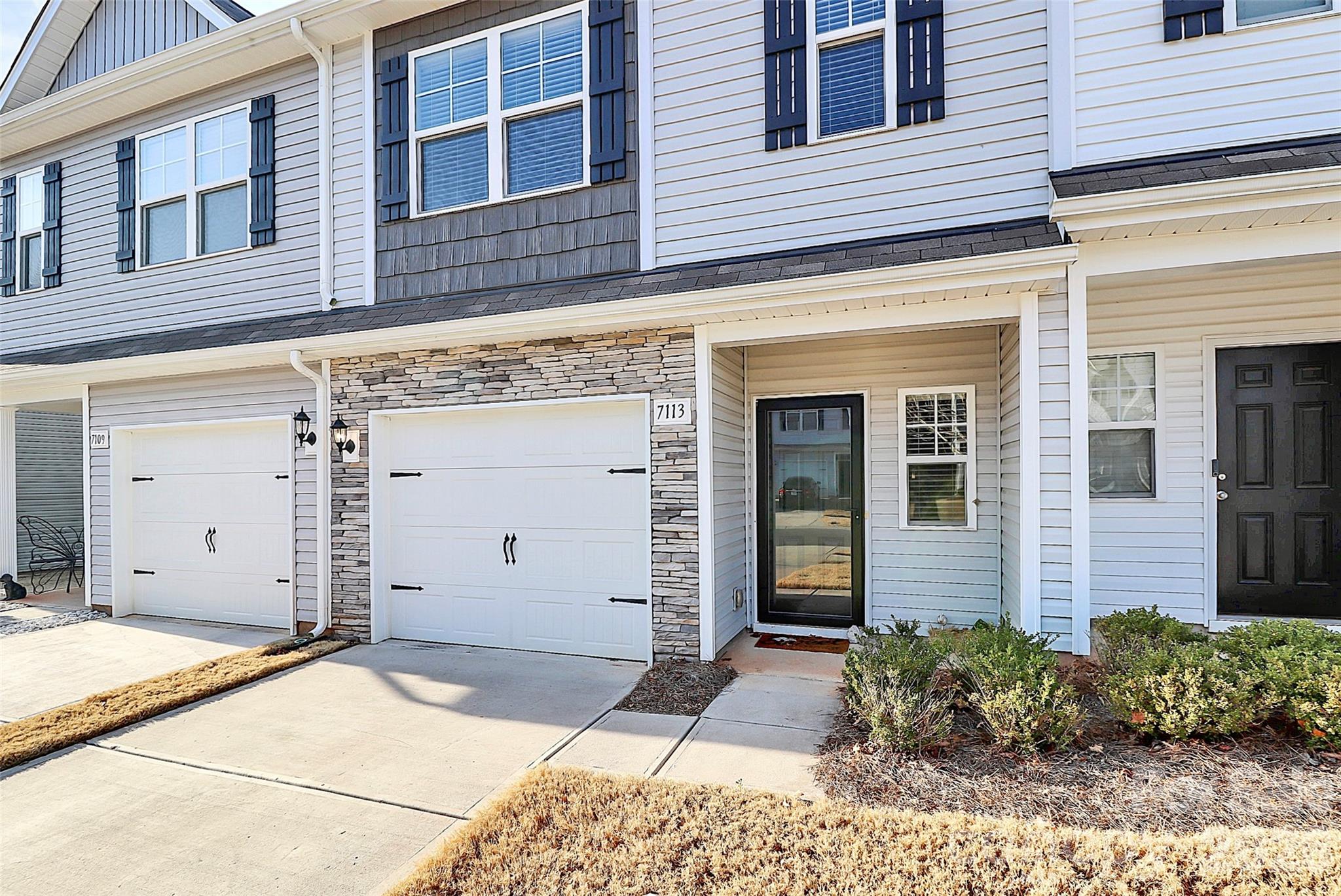 7113 Somerford Road — Charlotte