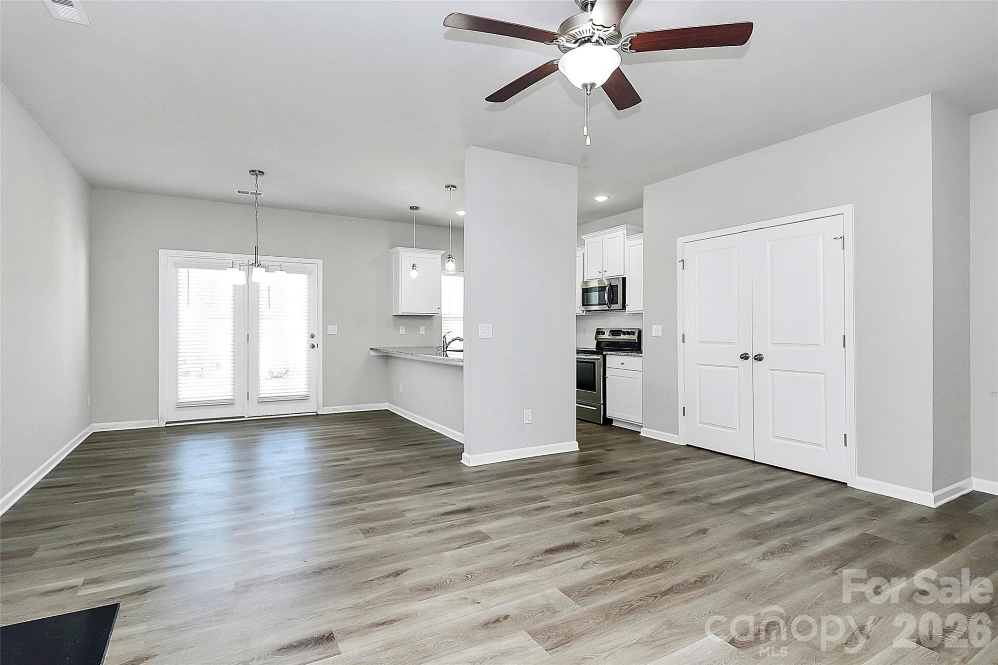 7113 Somerford Road — Charlotte