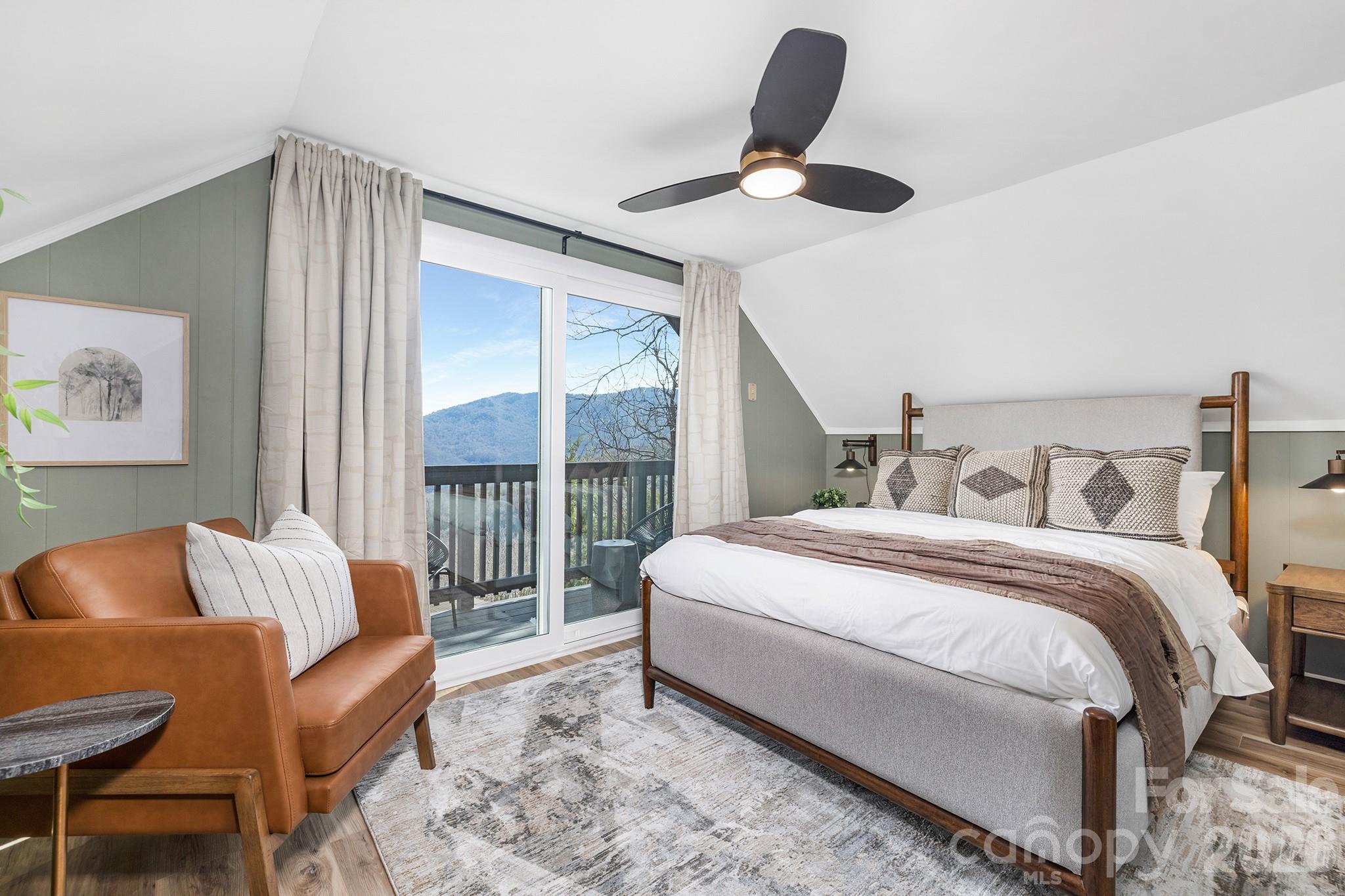 556/558 Thorncliff Drive — Seven Devils