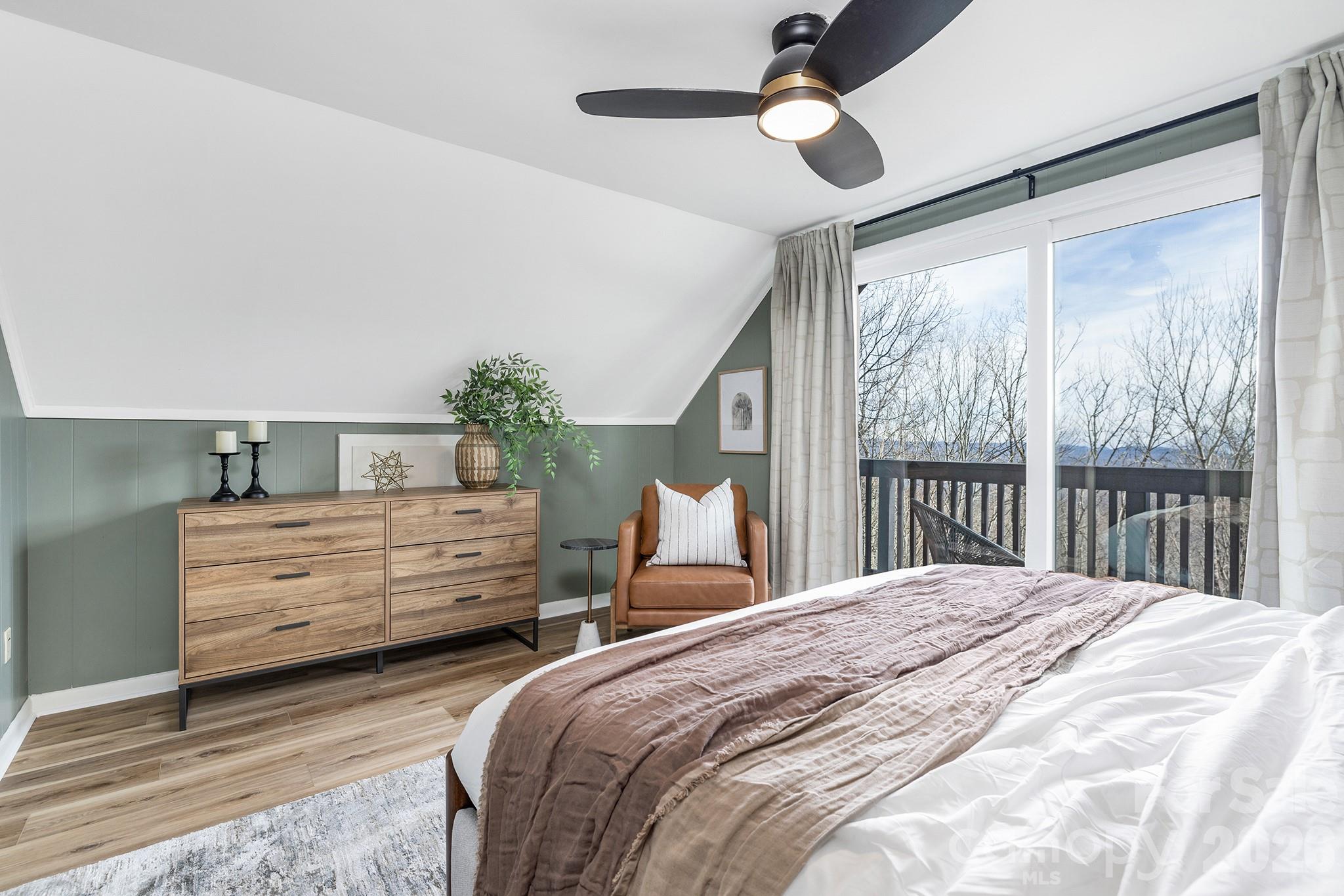 556/558 Thorncliff Drive — Seven Devils