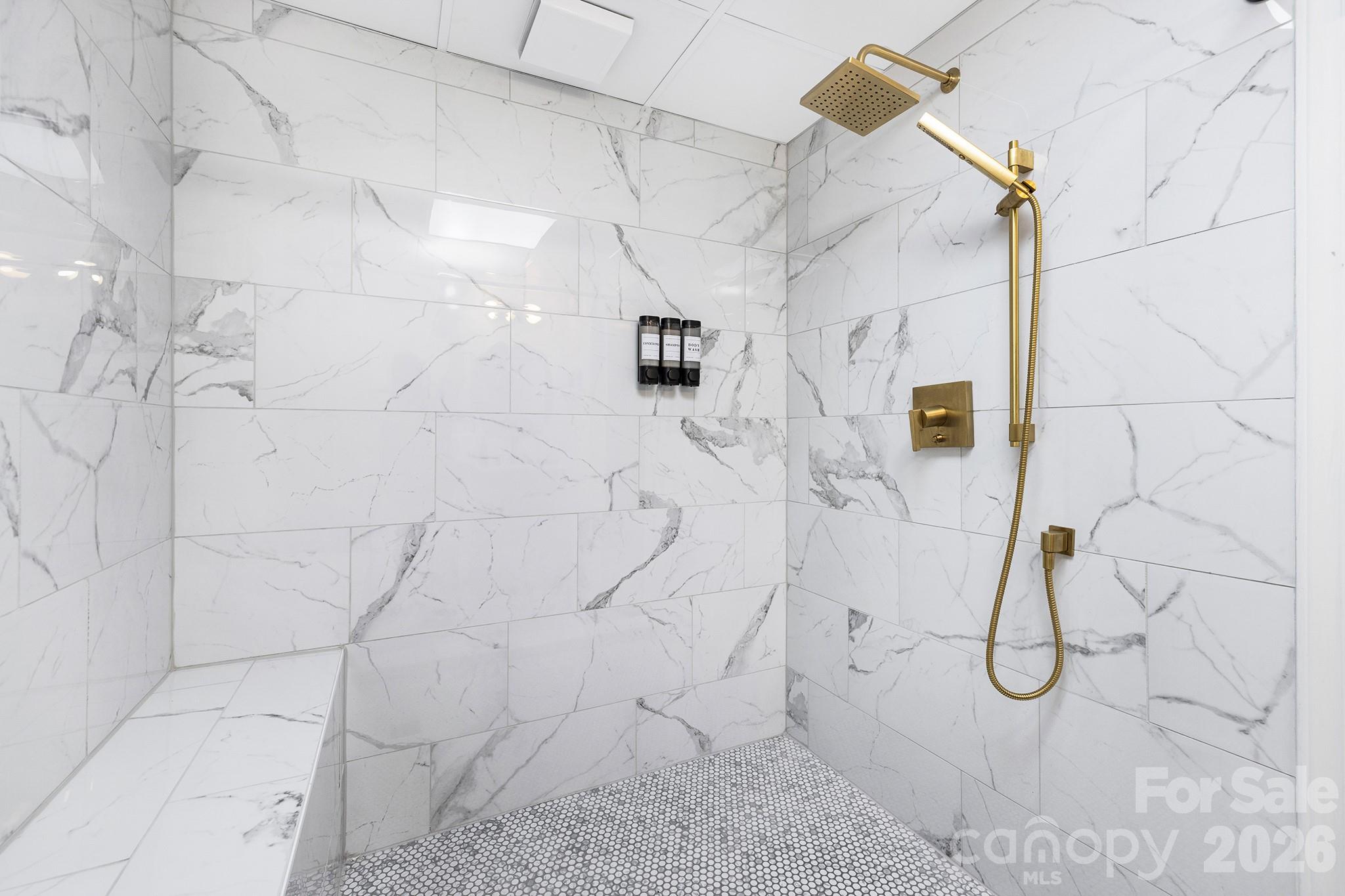 556/558 Thorncliff Drive — Seven Devils