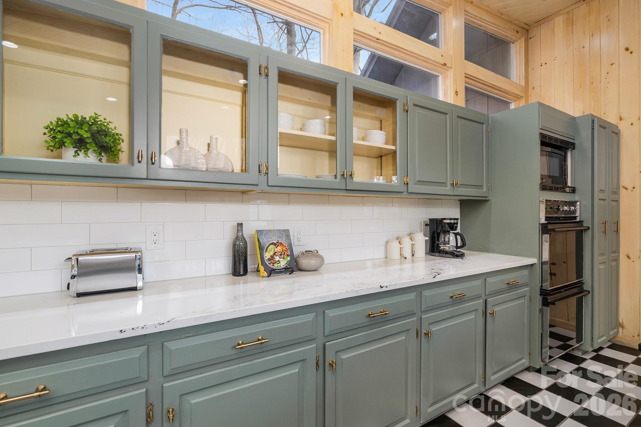 556/558 Thorncliff Drive — Seven Devils