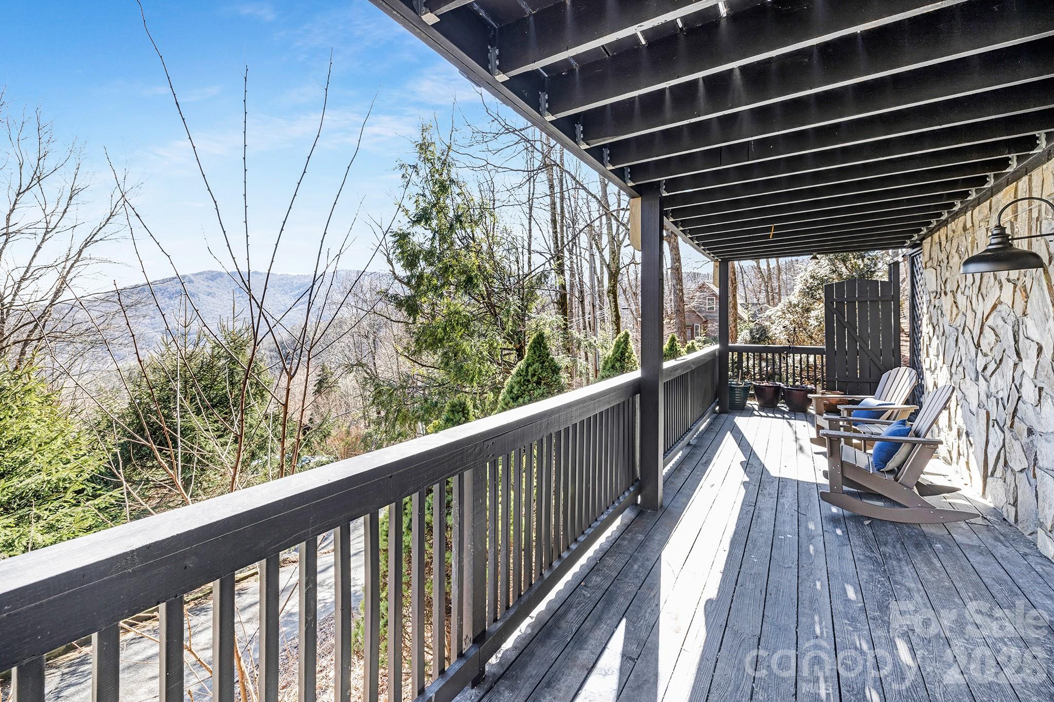556/558 Thorncliff Drive — Seven Devils