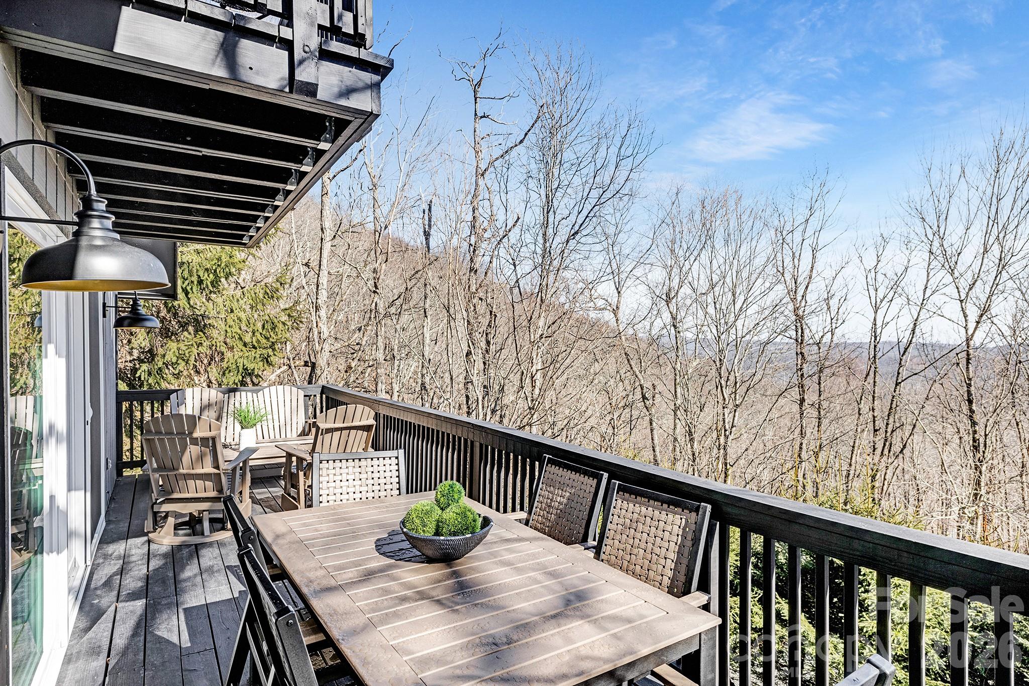 556/558 Thorncliff Drive — Seven Devils
