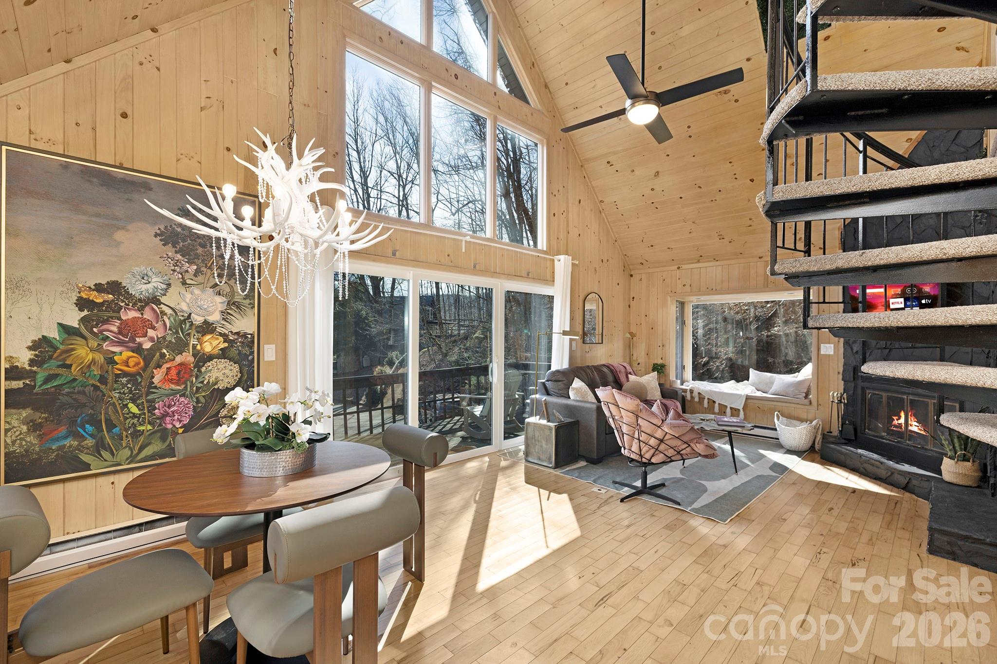 556/558 Thorncliff Drive — Seven Devils