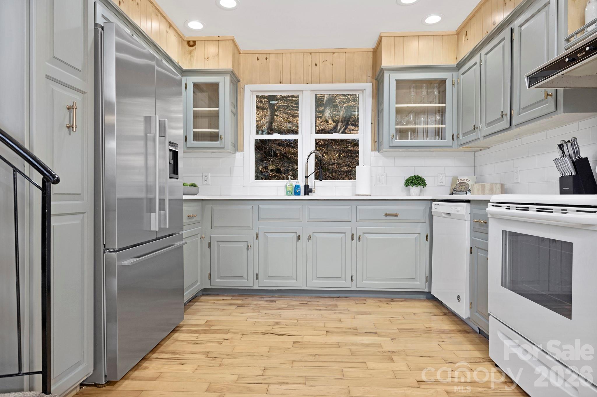 556/558 Thorncliff Drive — Seven Devils