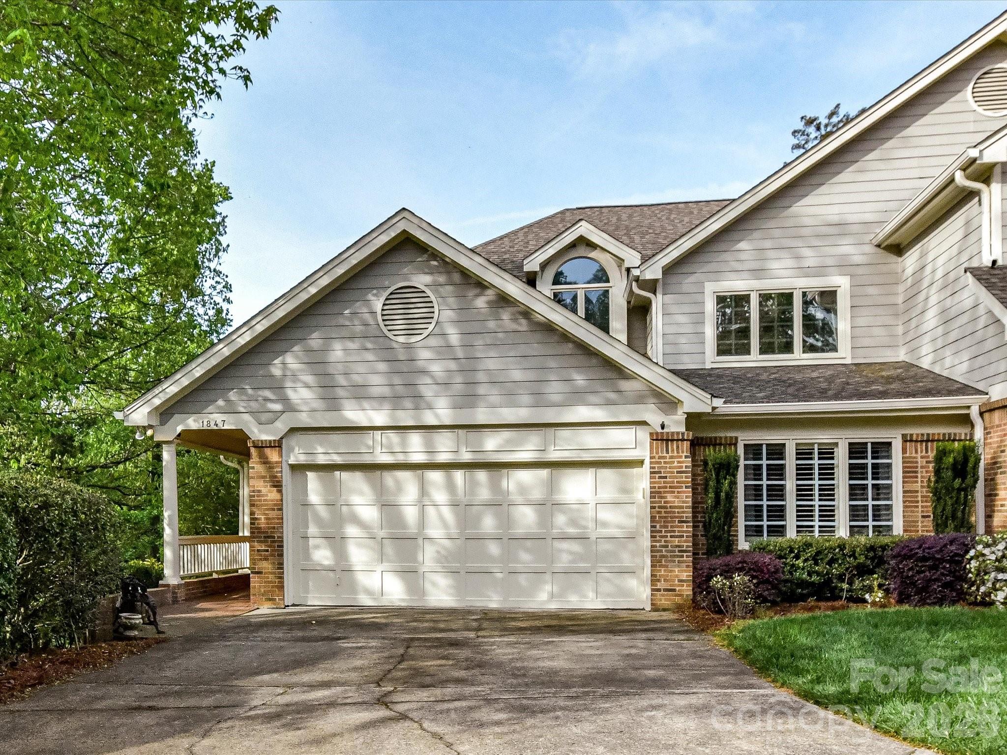 1847 Meadowood Lane — Charlotte