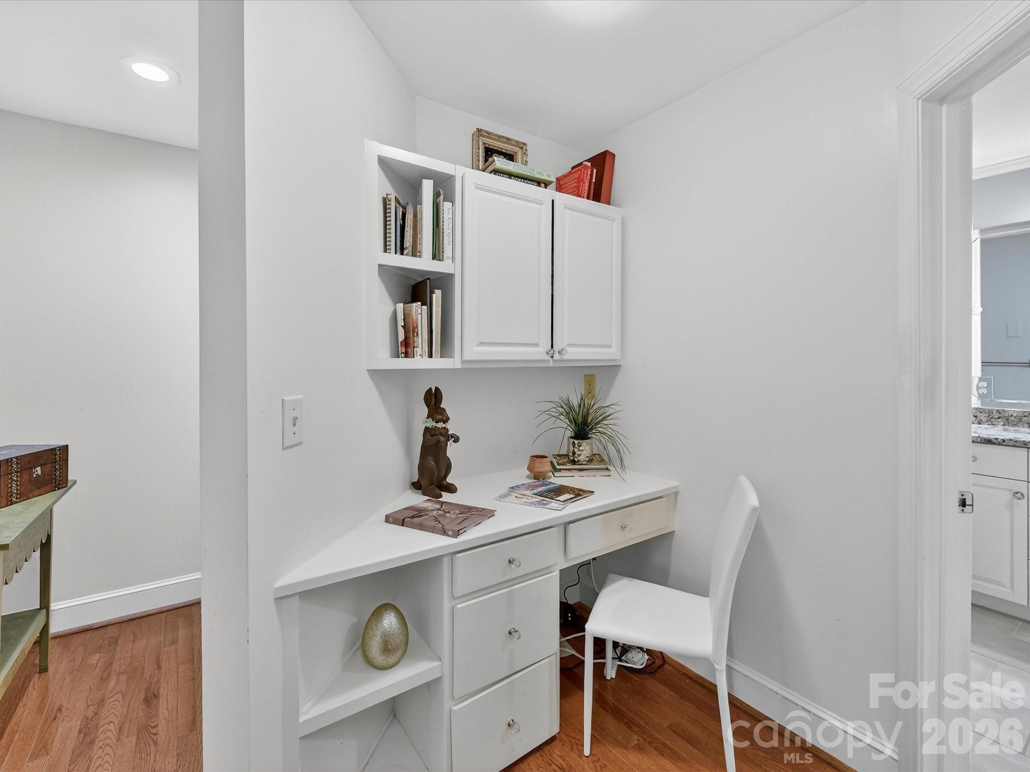 1847 Meadowood Lane — Charlotte