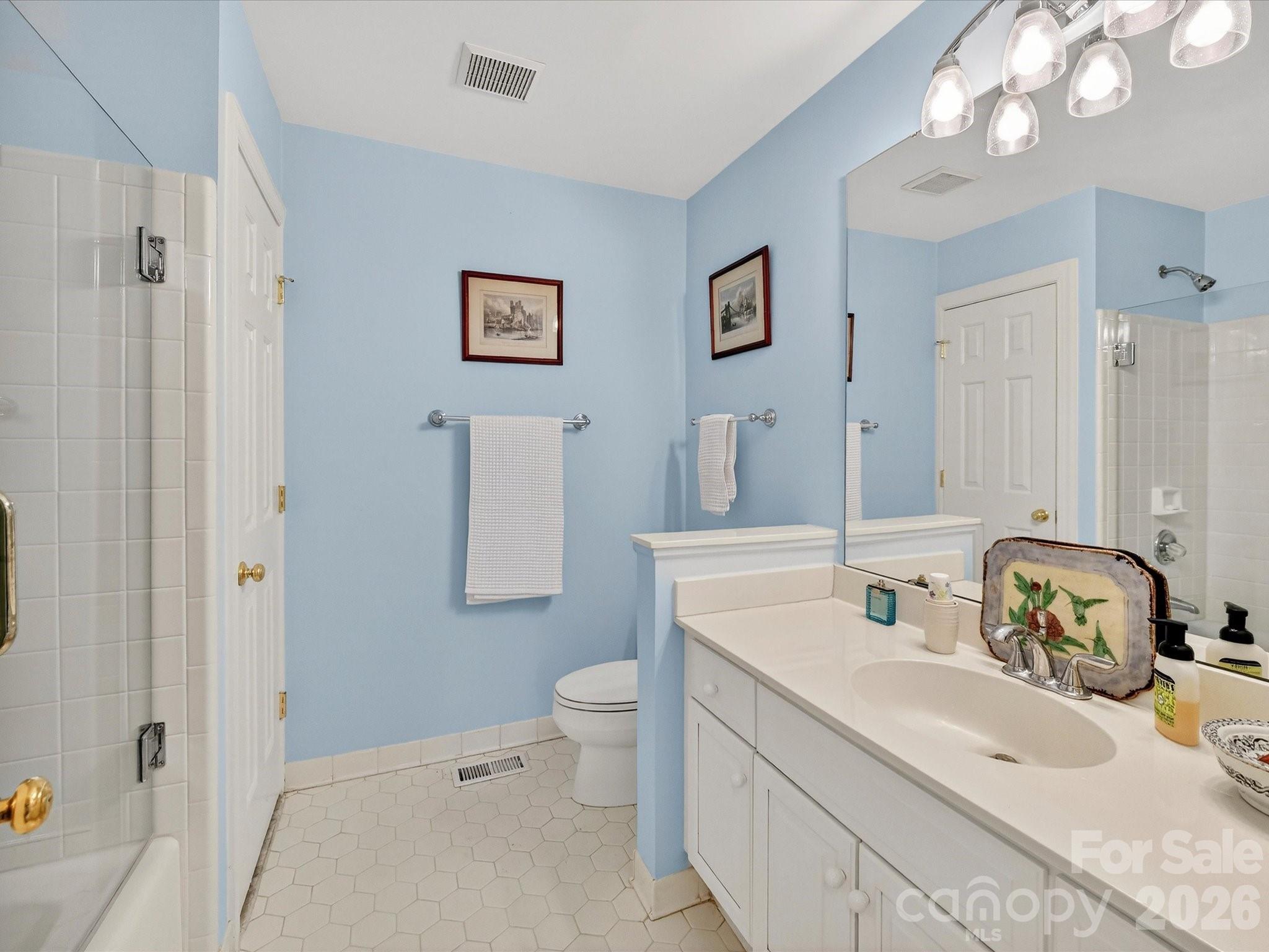 1847 Meadowood Lane — Charlotte
