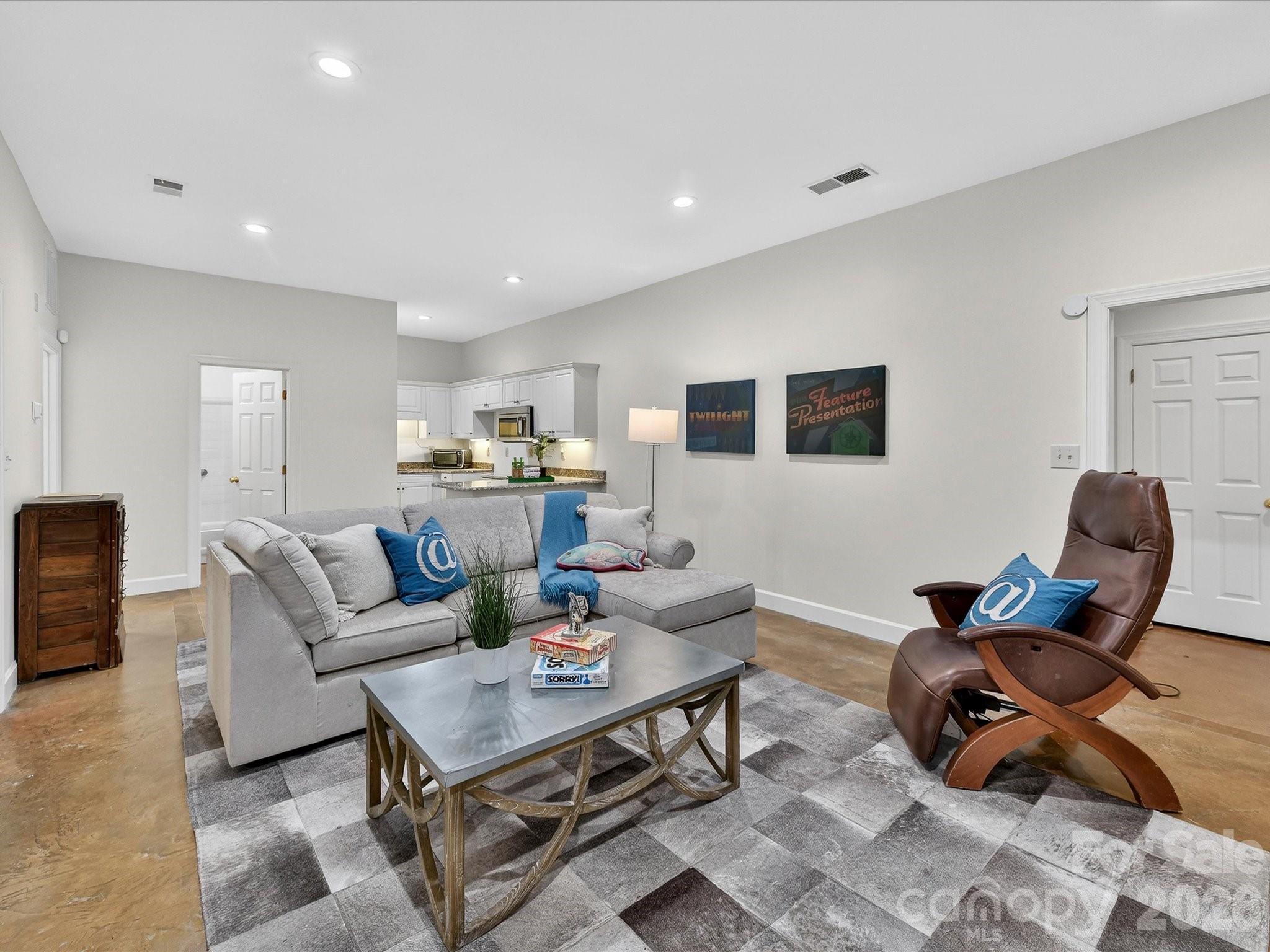 1847 Meadowood Lane — Charlotte