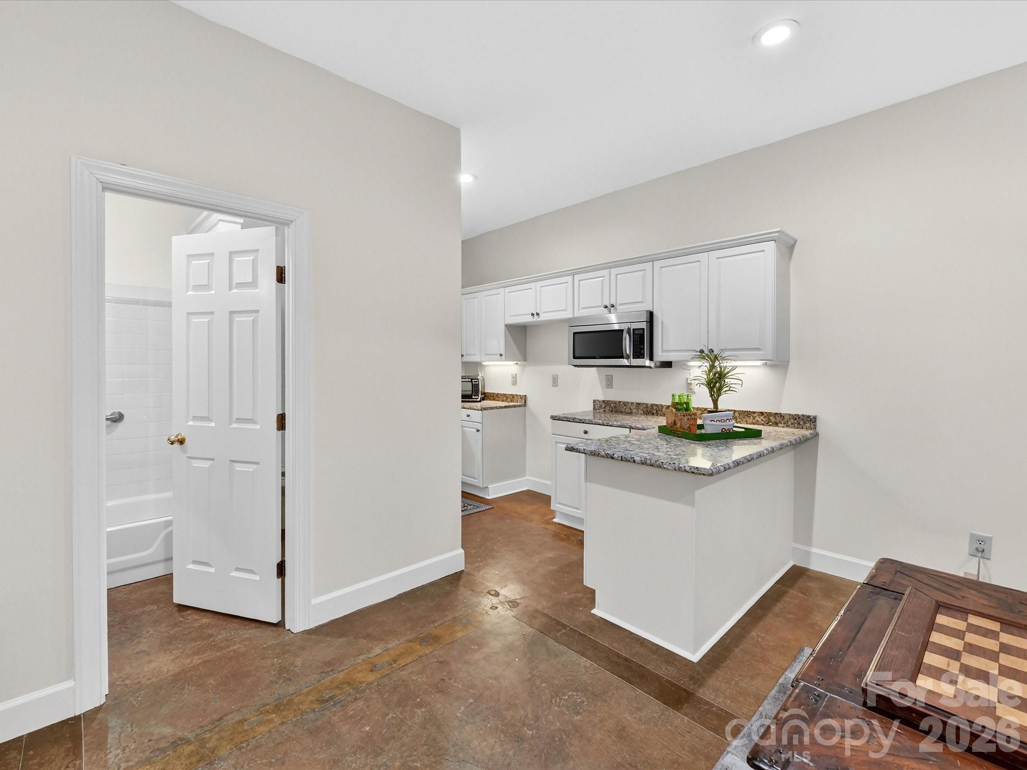 1847 Meadowood Lane — Charlotte