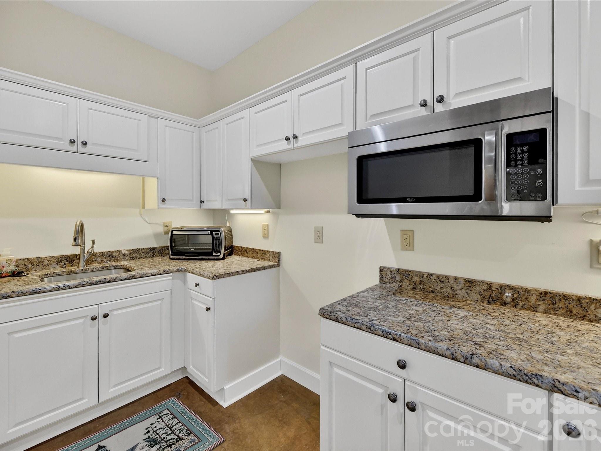 1847 Meadowood Lane — Charlotte