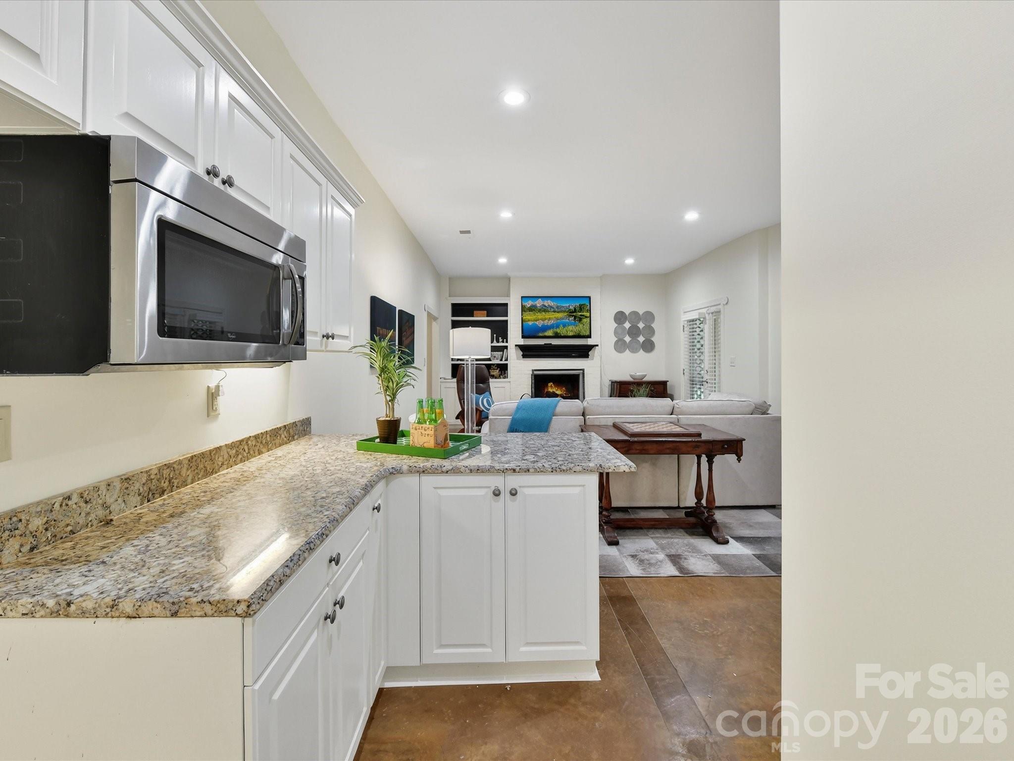 1847 Meadowood Lane — Charlotte