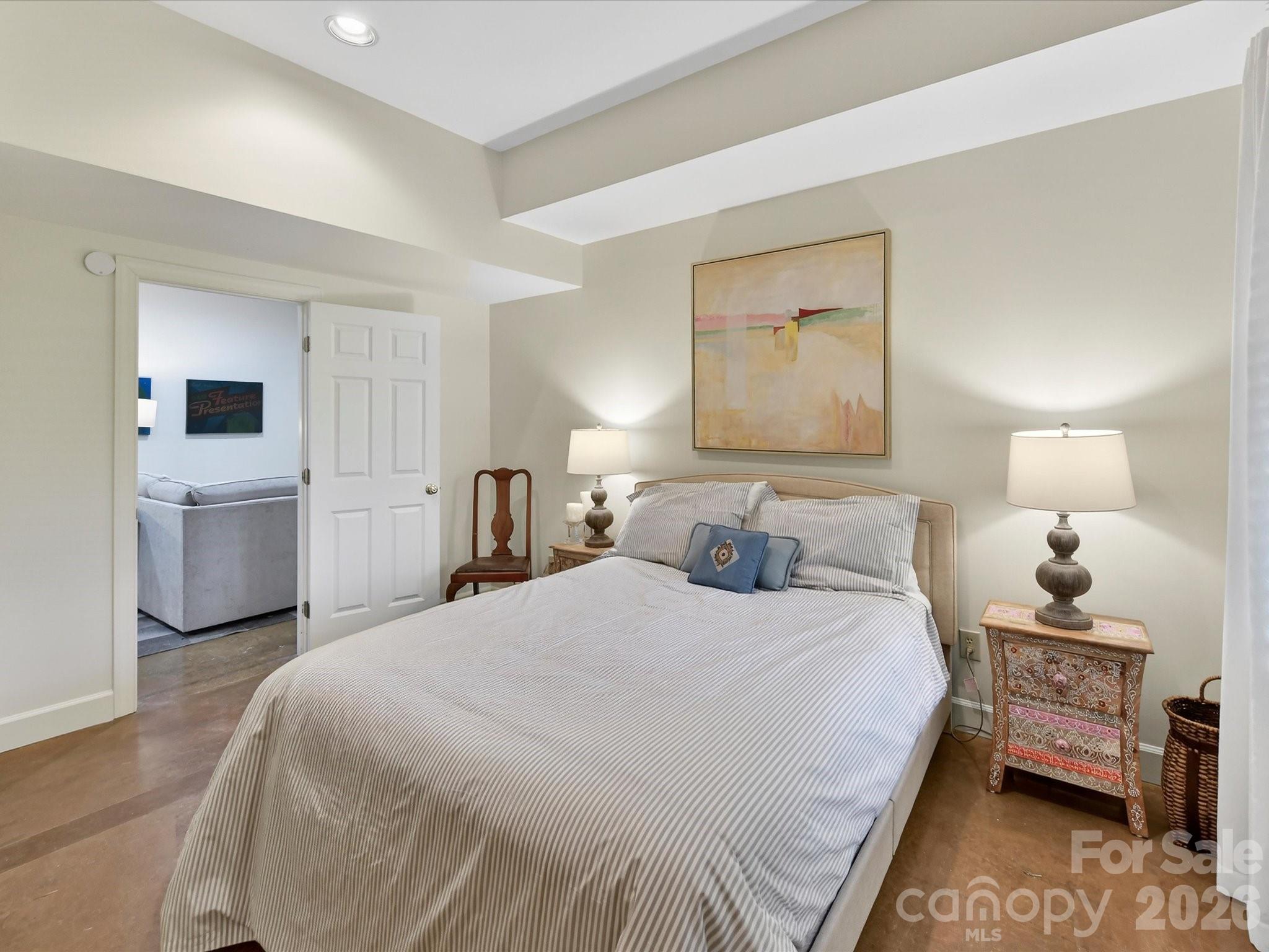 1847 Meadowood Lane — Charlotte