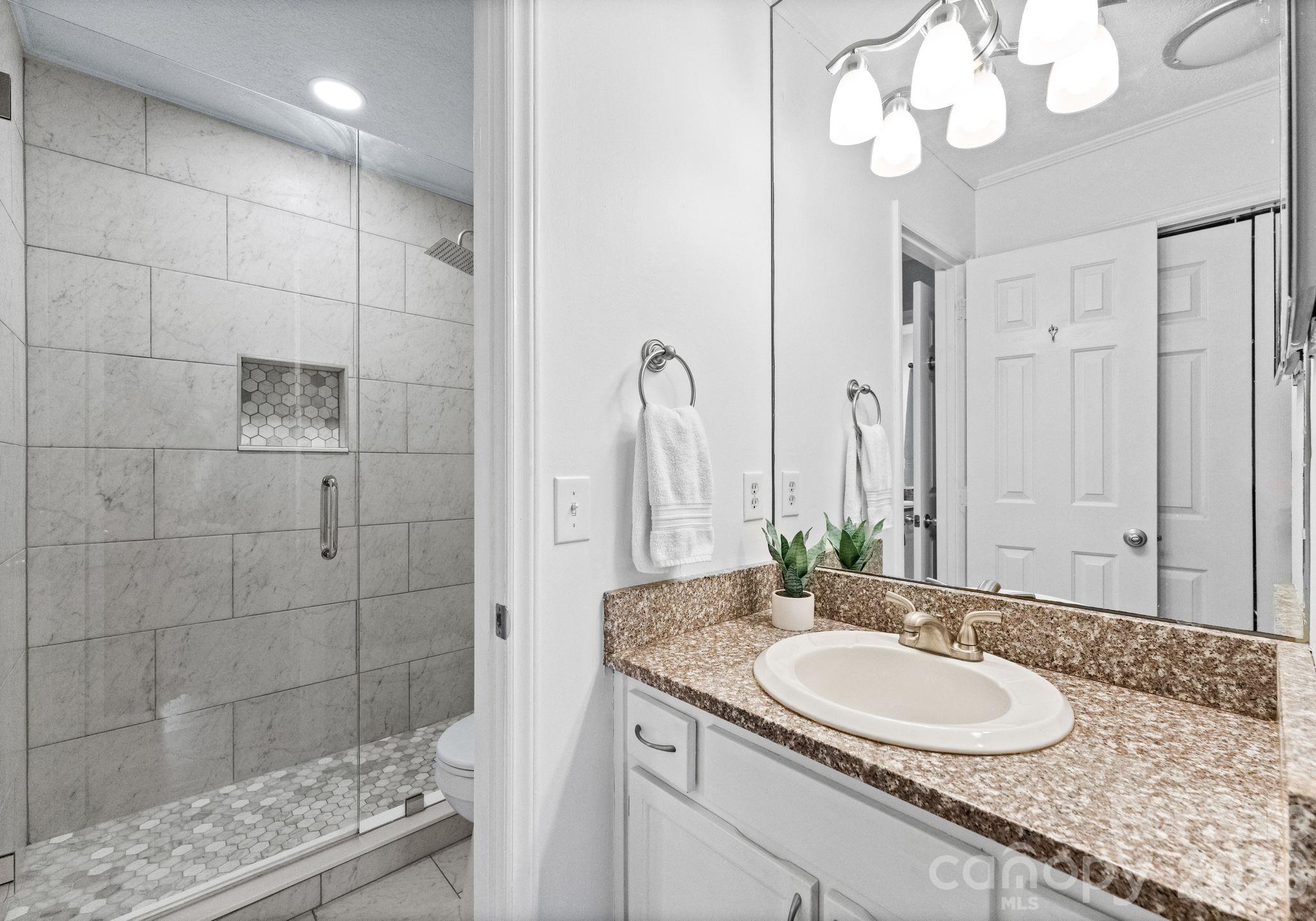 1109 E Morehead Street #16 — Charlotte