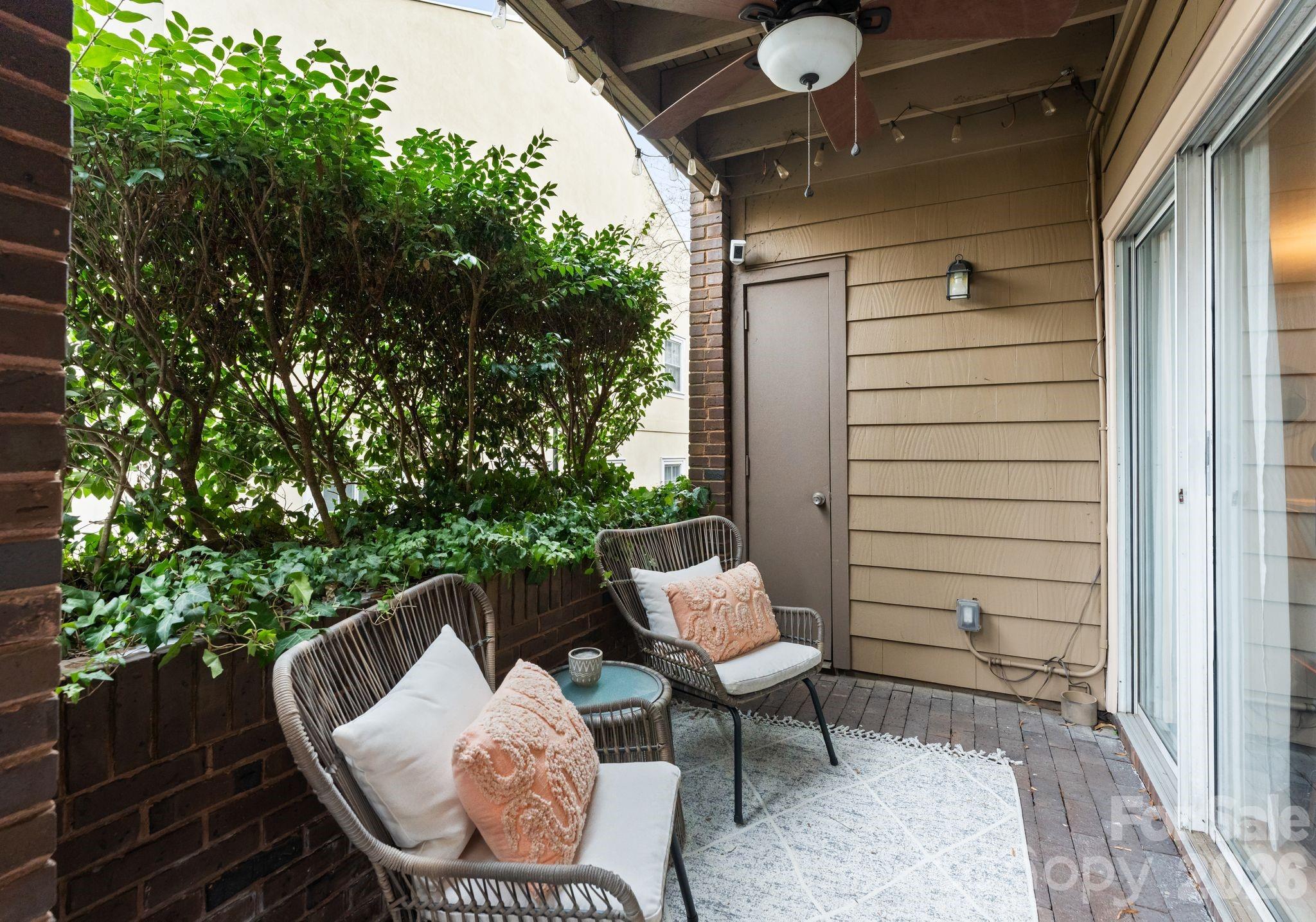 1109 E Morehead Street #16 — Charlotte