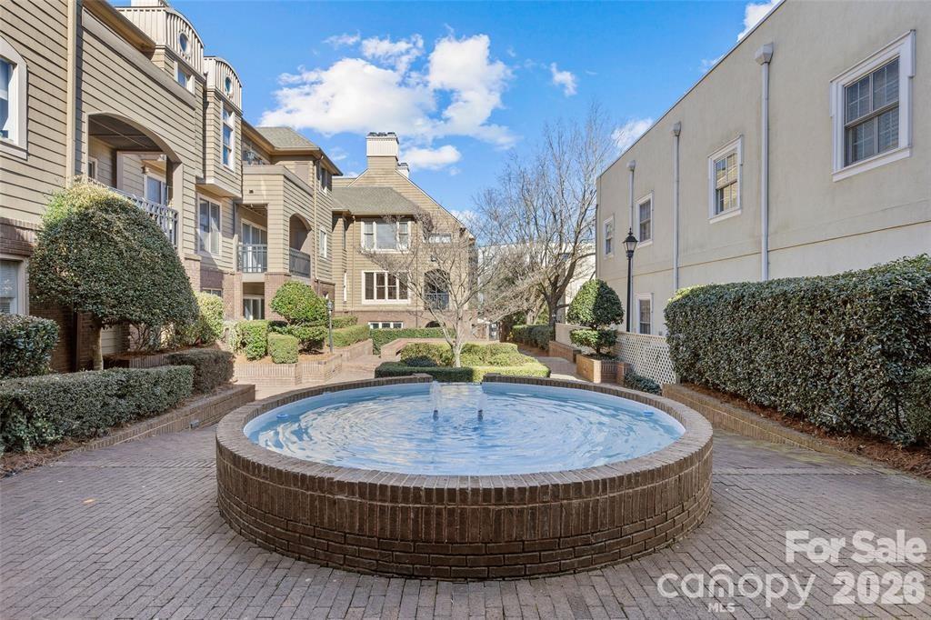 1109 E Morehead Street #16 — Charlotte