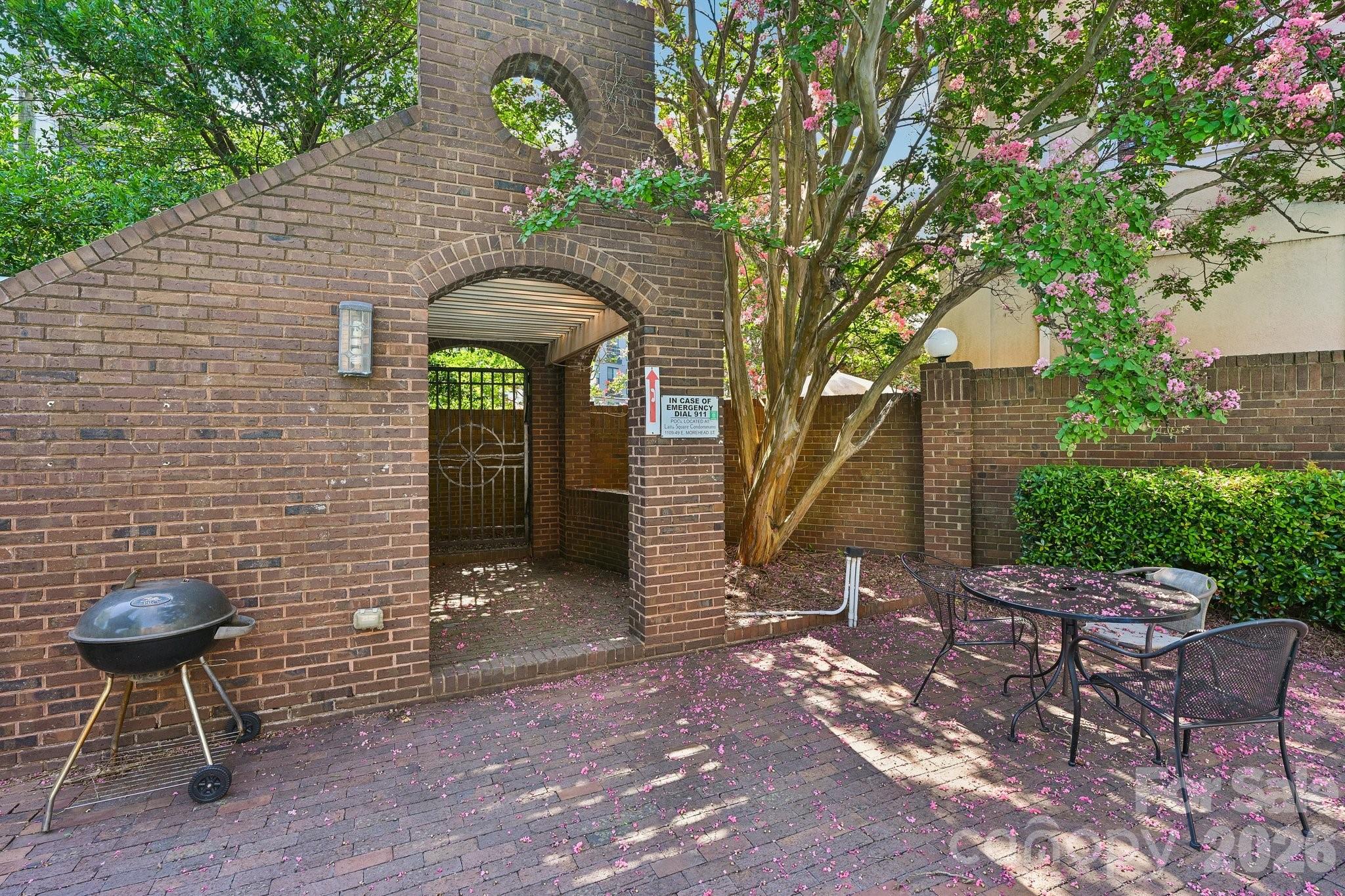 1109 E Morehead Street #16 — Charlotte