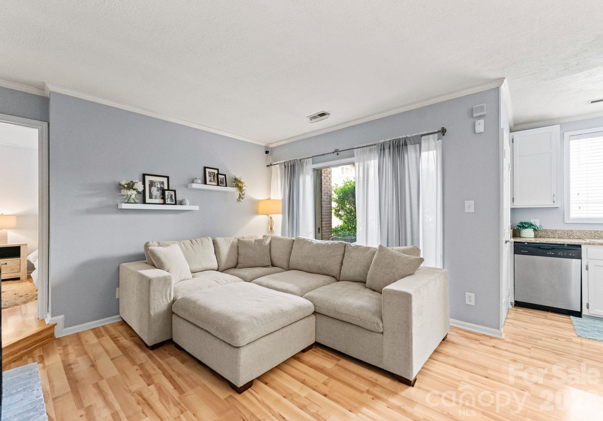 1109 E Morehead Street #16 — Charlotte