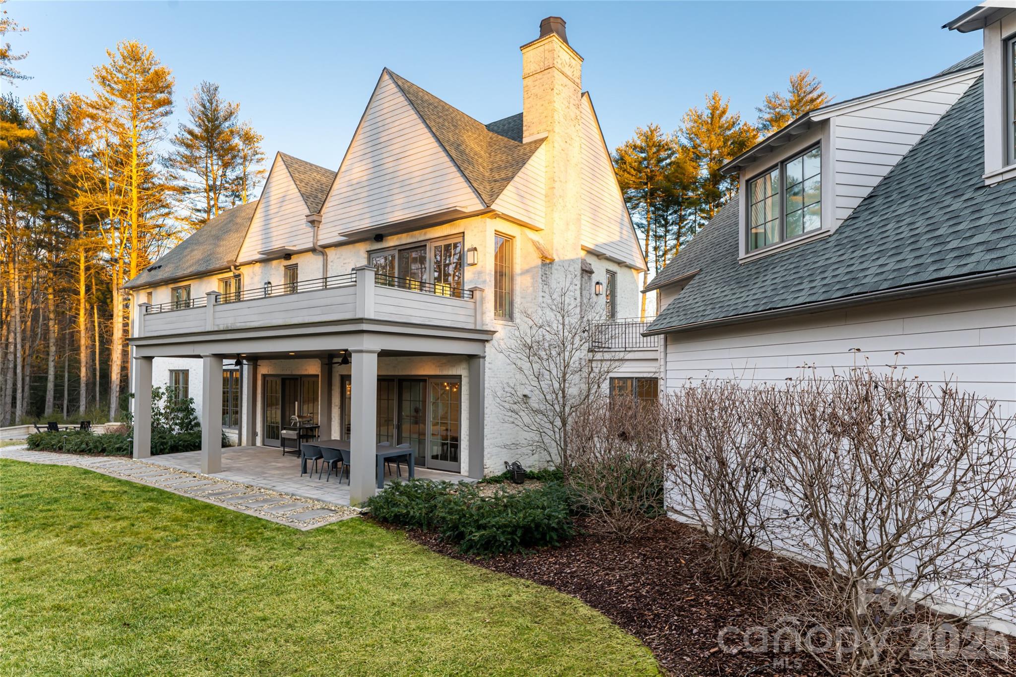 93 Mirehouse Run — Asheville