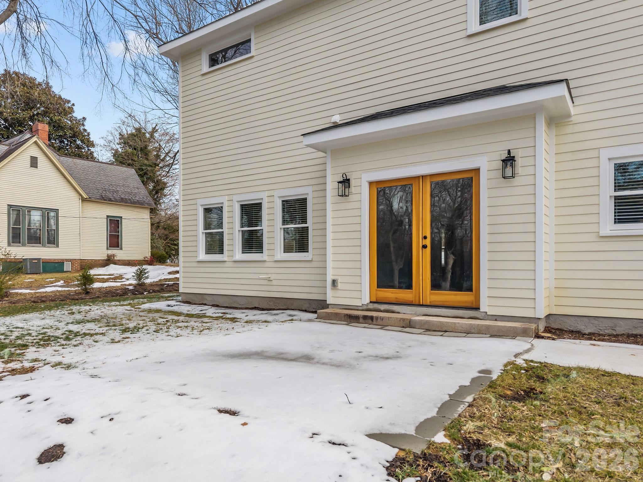 1008 N Main Street — Salisbury