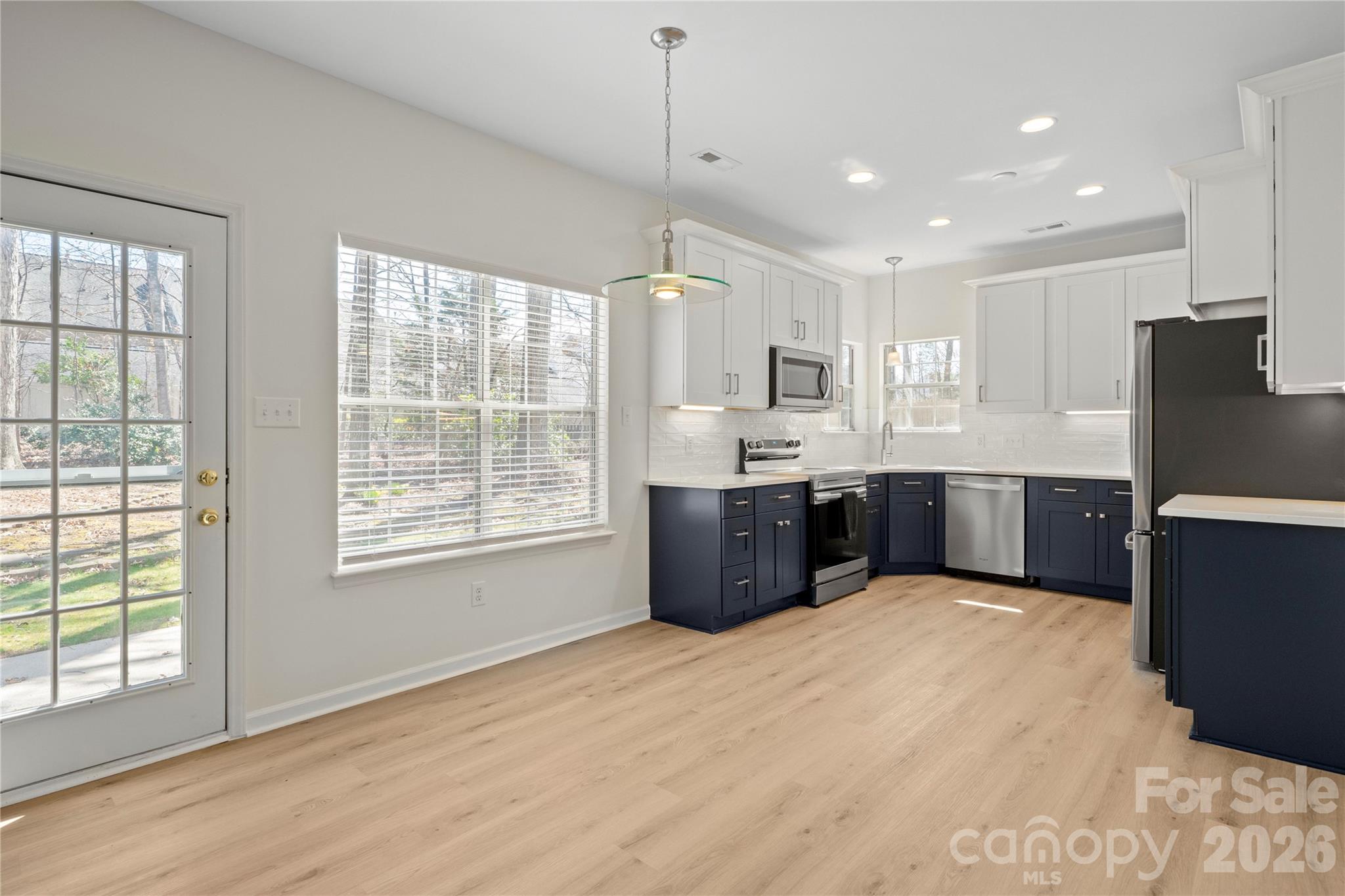 6107 Park Hill Road — Charlotte