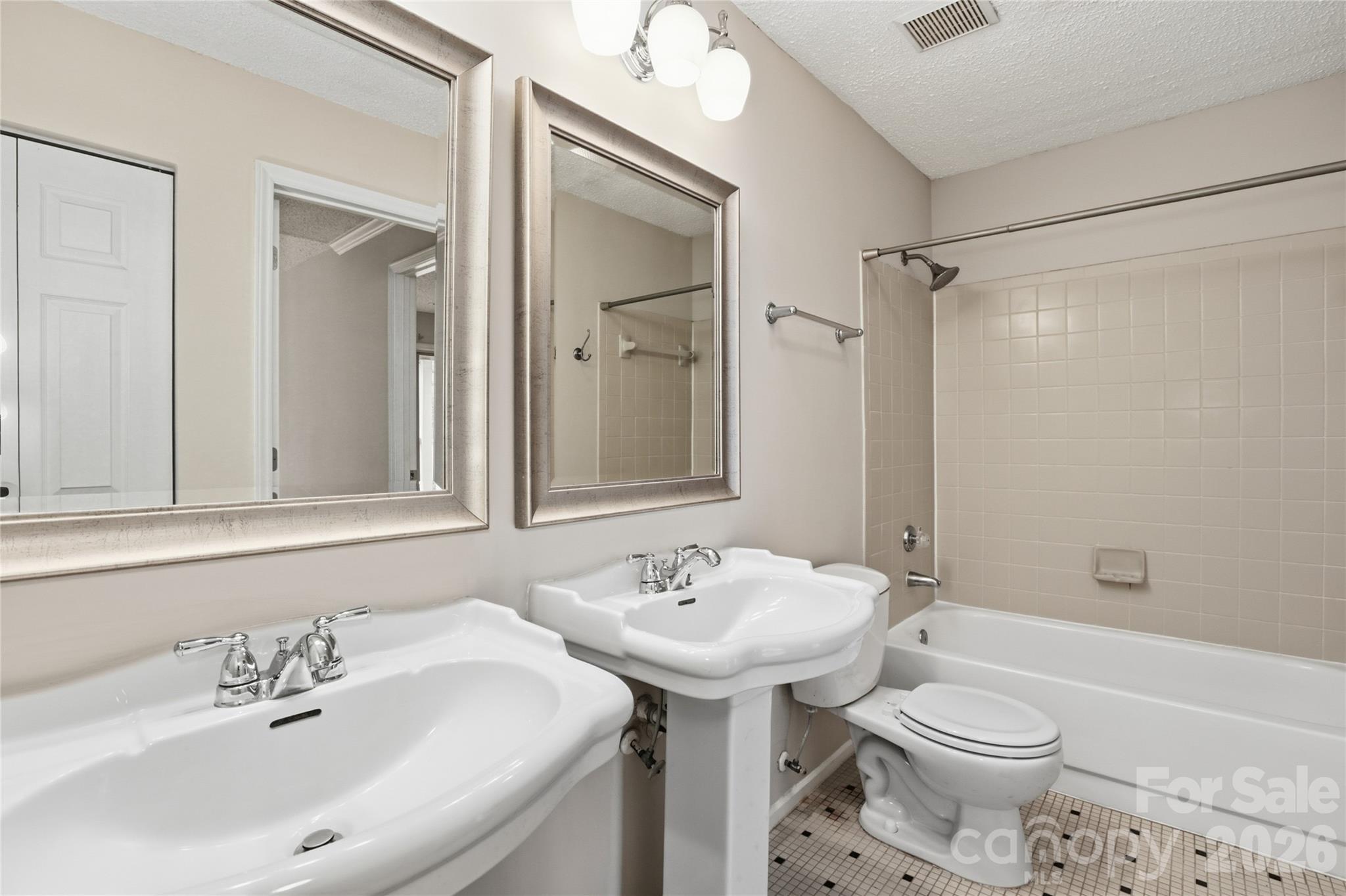 2518 Cranbrook Lane #6 — Charlotte